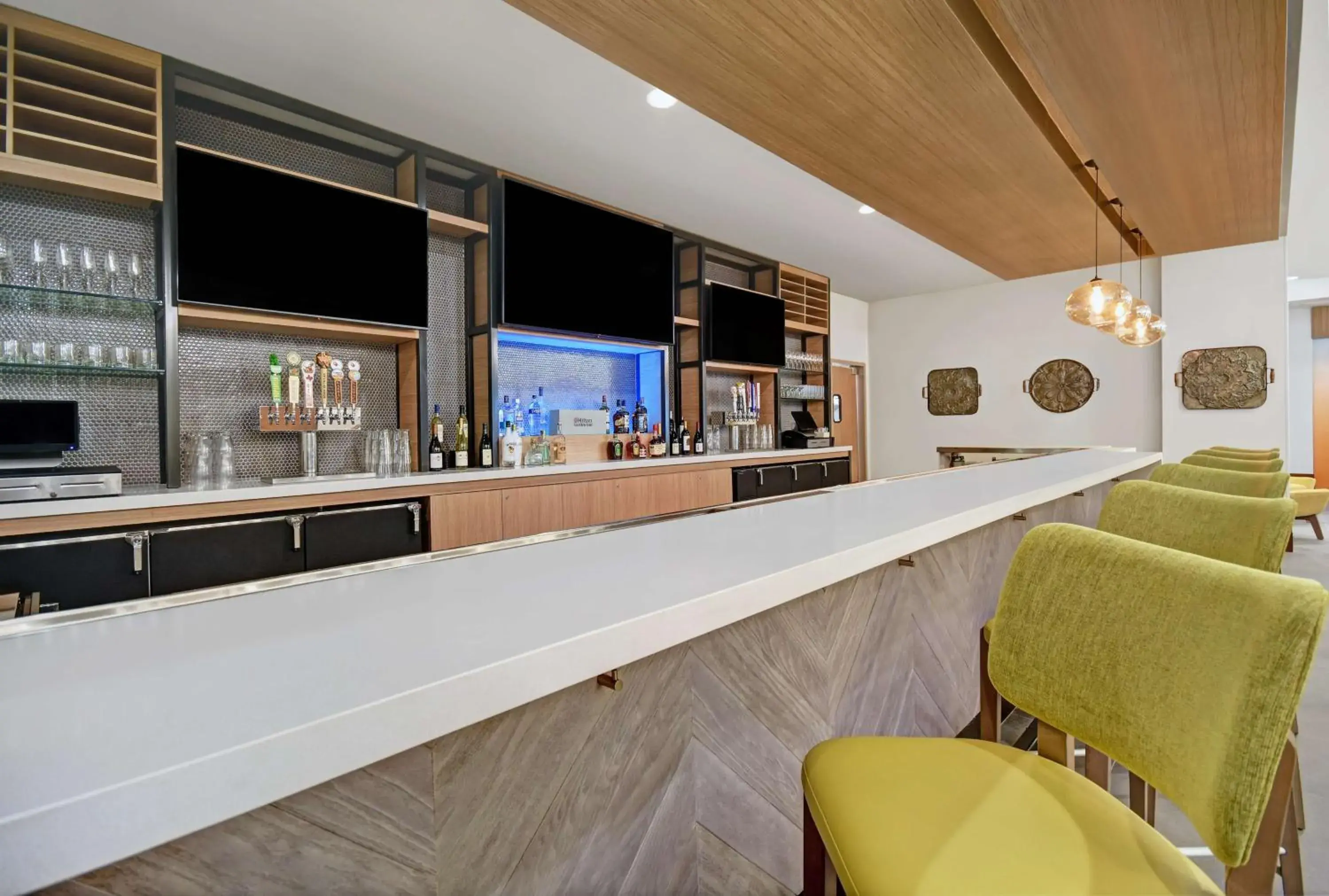 Lounge or bar in Hilton Garden Inn Houston Medical Center, TX Lounge or bar in Hilton Garden Inn Houston Medical Center, TX