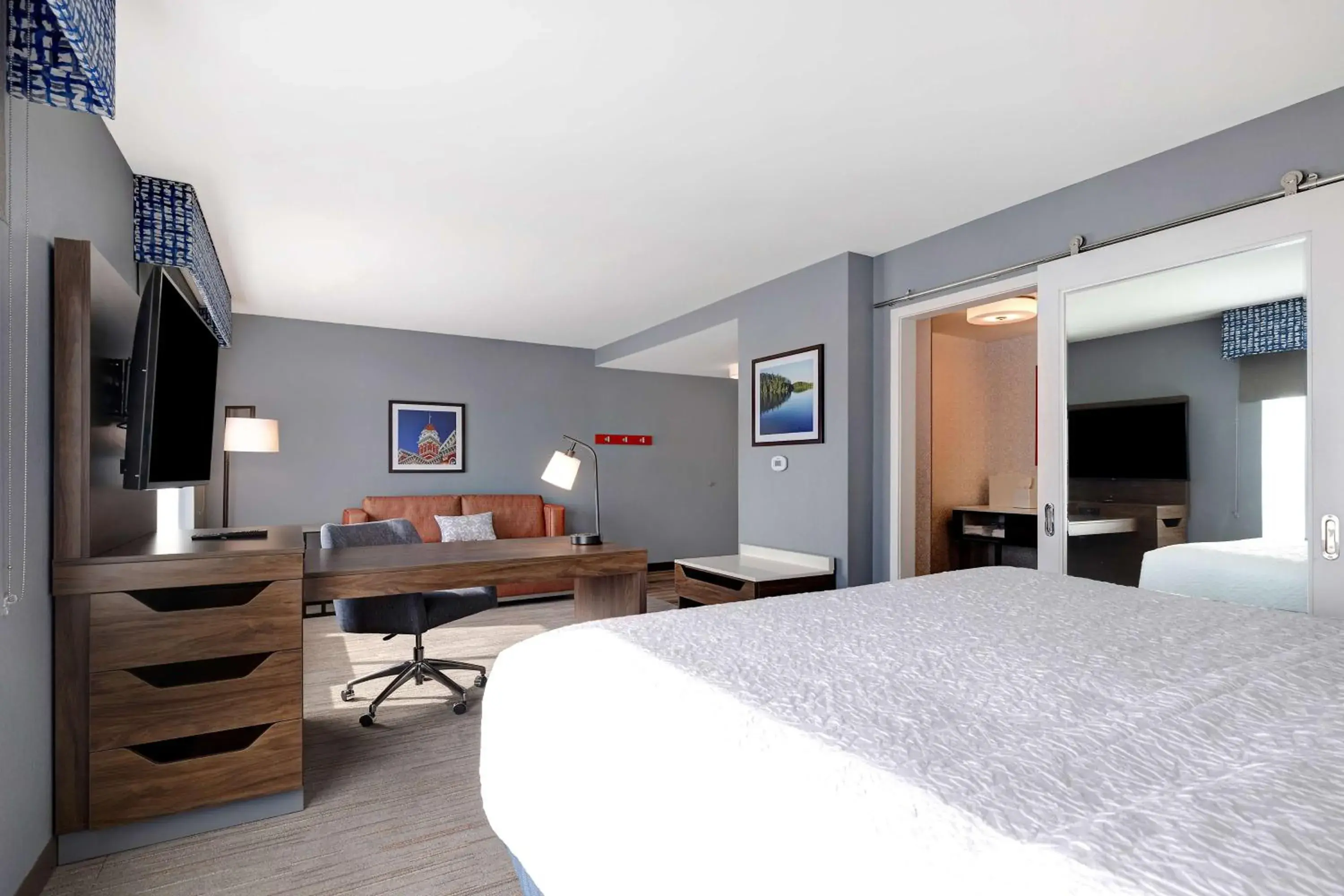 Bedroom, Bed in Hampton Inn Crown Point, In Bedroom, Bed in Hampton Inn Crown Point, In