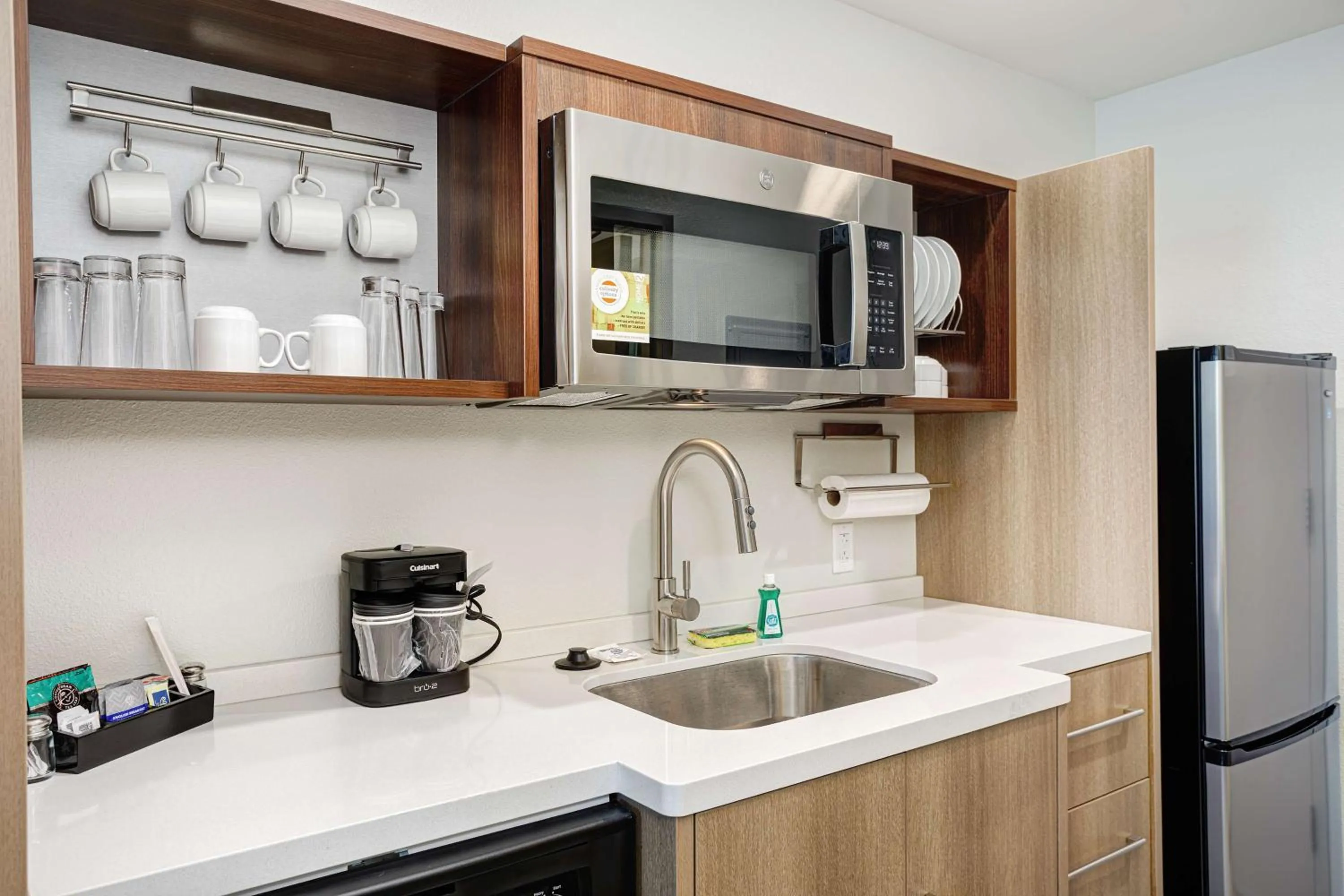 Kitchen or kitchenette in Home2 Suites By Hilton Johnson City, Tn