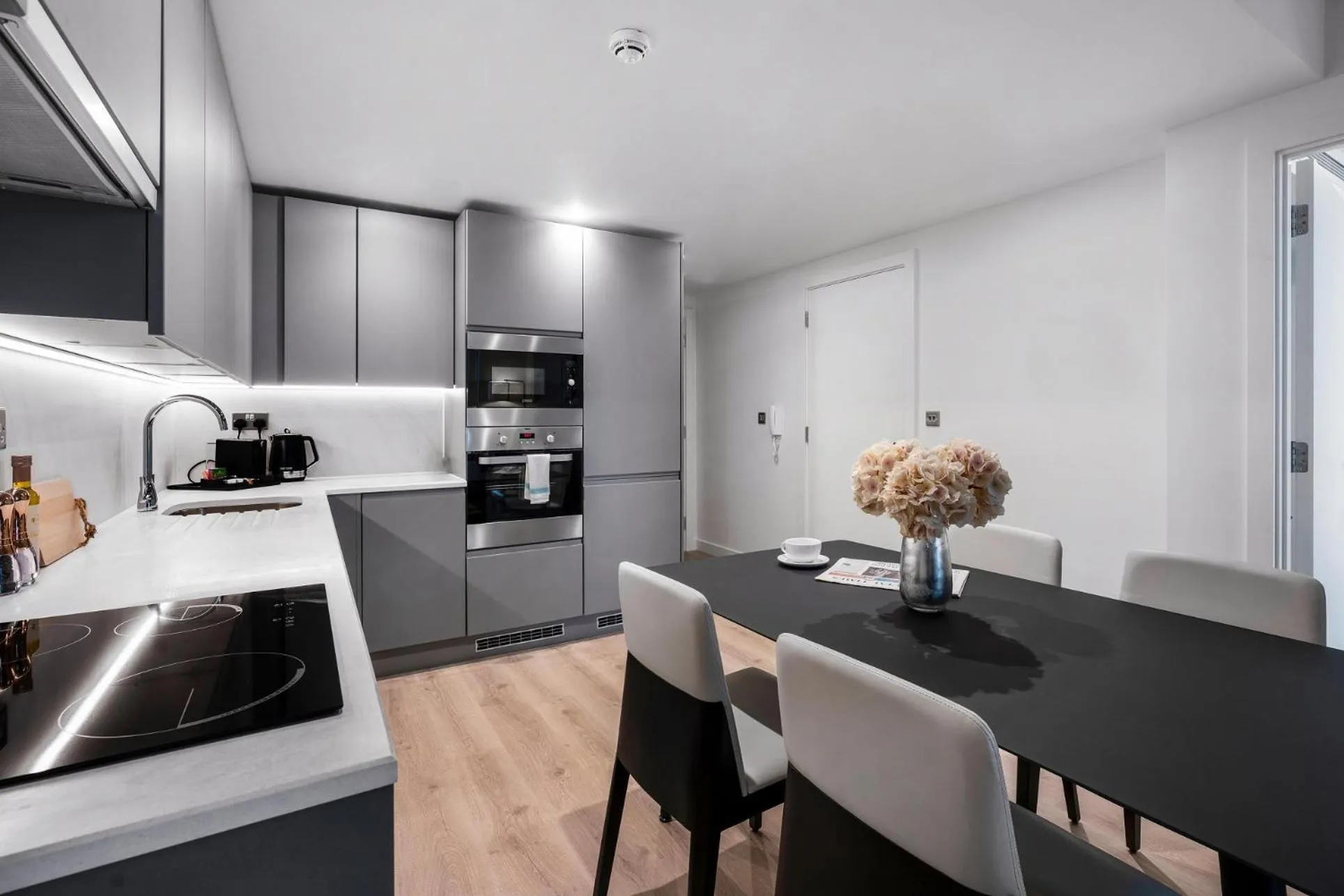 Kitchen or kitchenette in CitySuites 2 Aparthotel