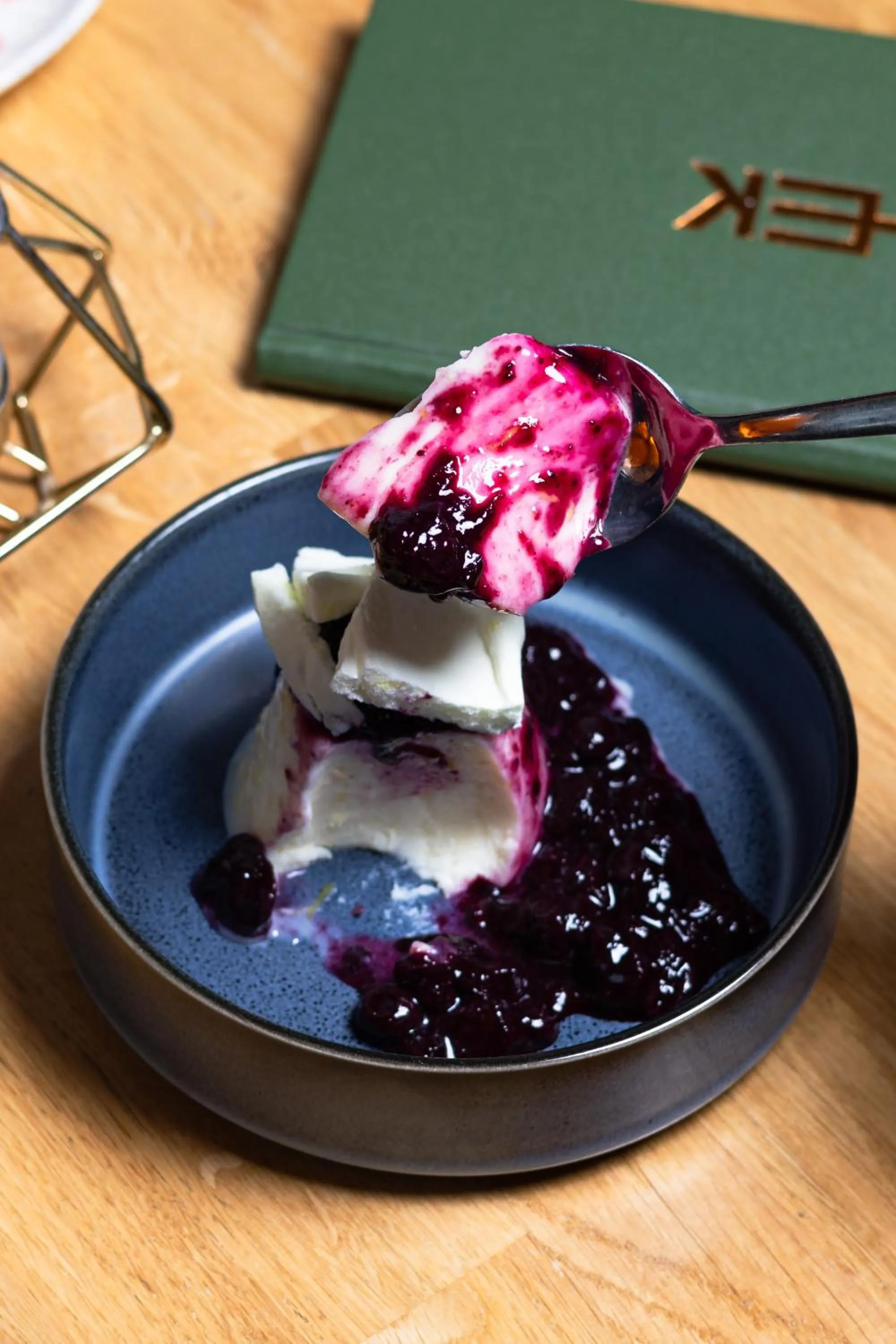 Restaurant/places to eat in CitySuites 2 Aparthotel