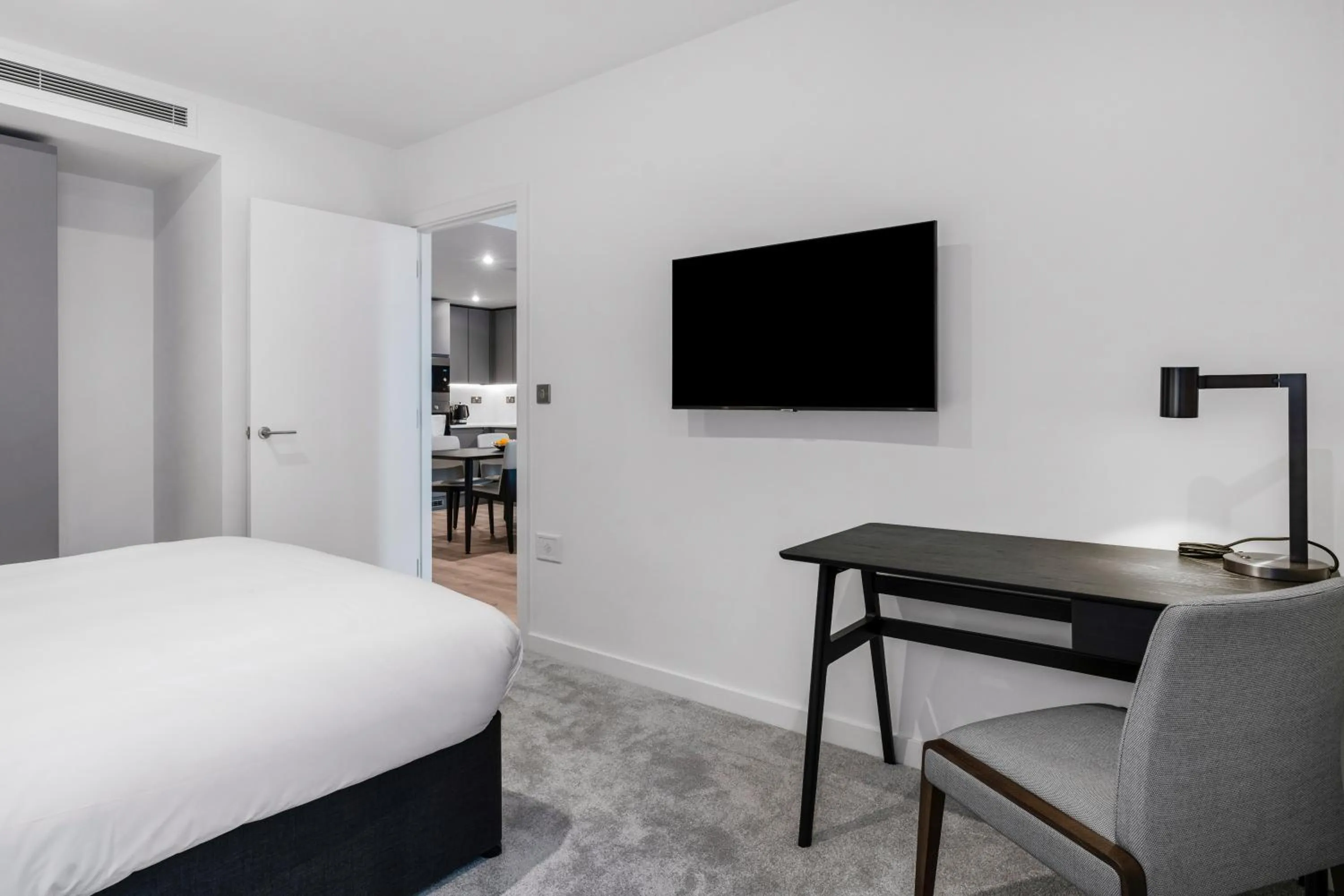 TV and multimedia, Bed in CitySuites 2 Aparthotel