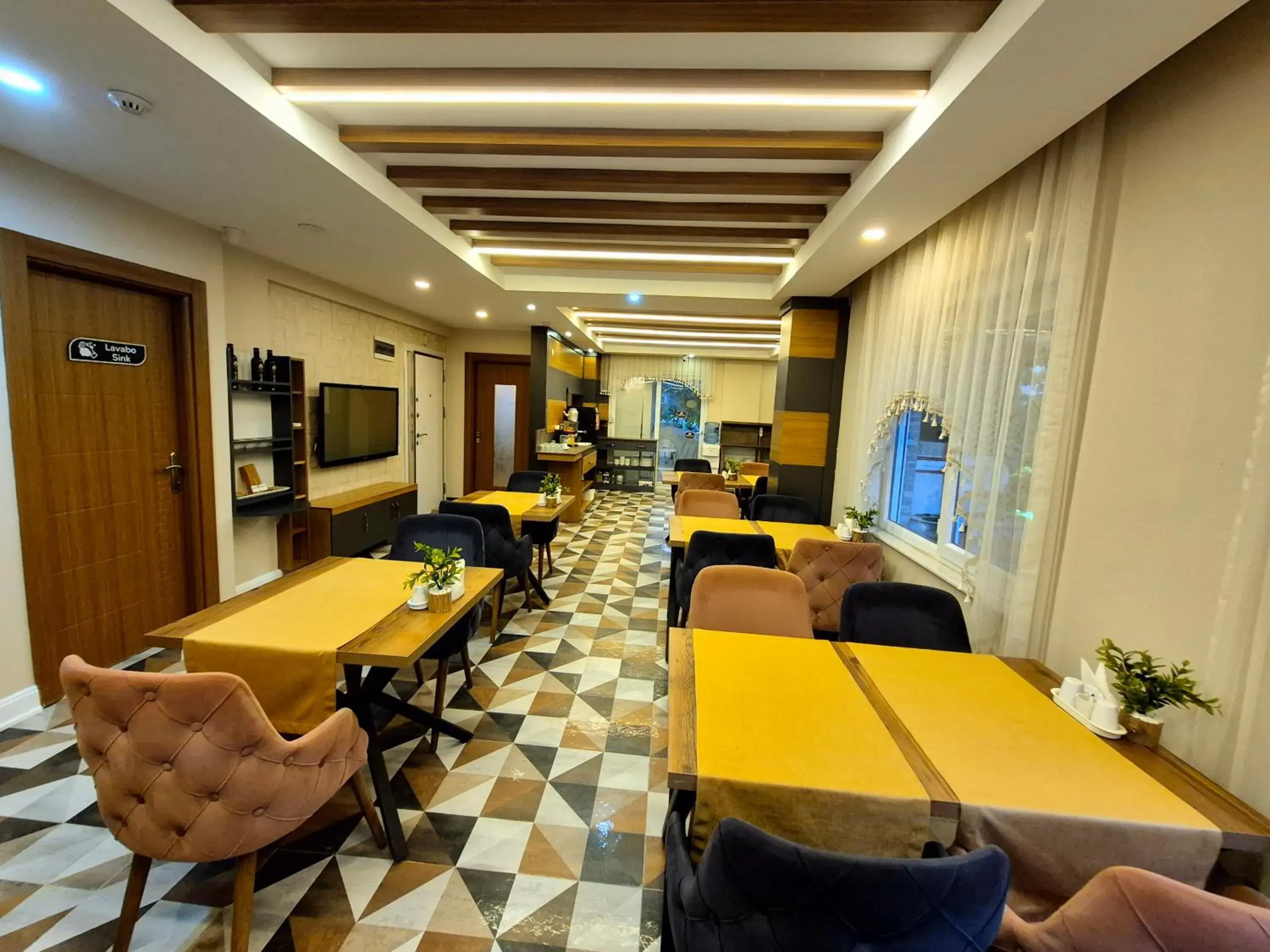Restaurant/places to eat in Toprak Apart Otel Restaurant/places to eat in Toprak Apart Otel