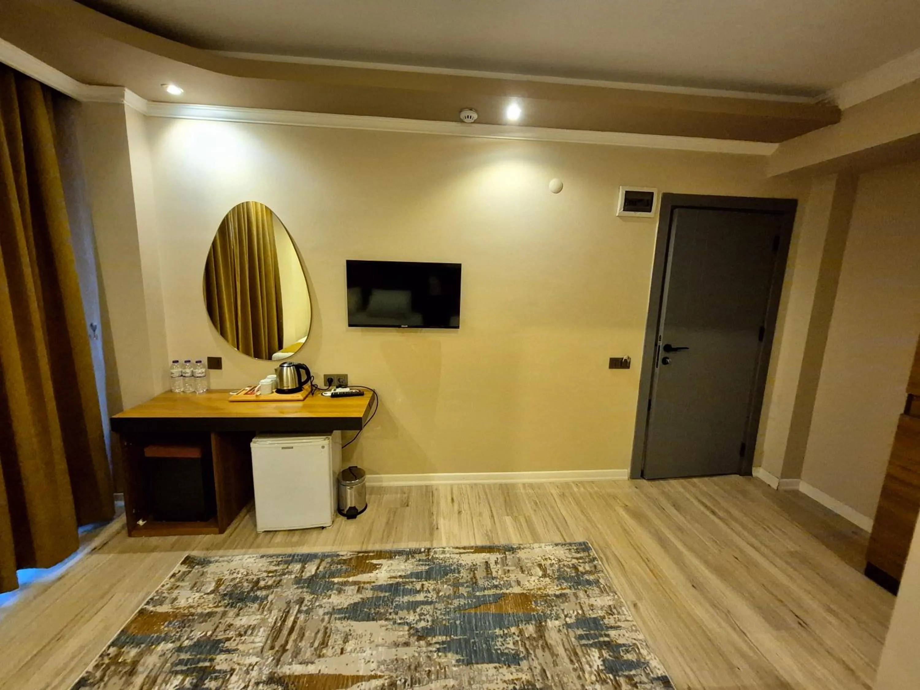 Photo of the whole room in Toprak Apart Otel
