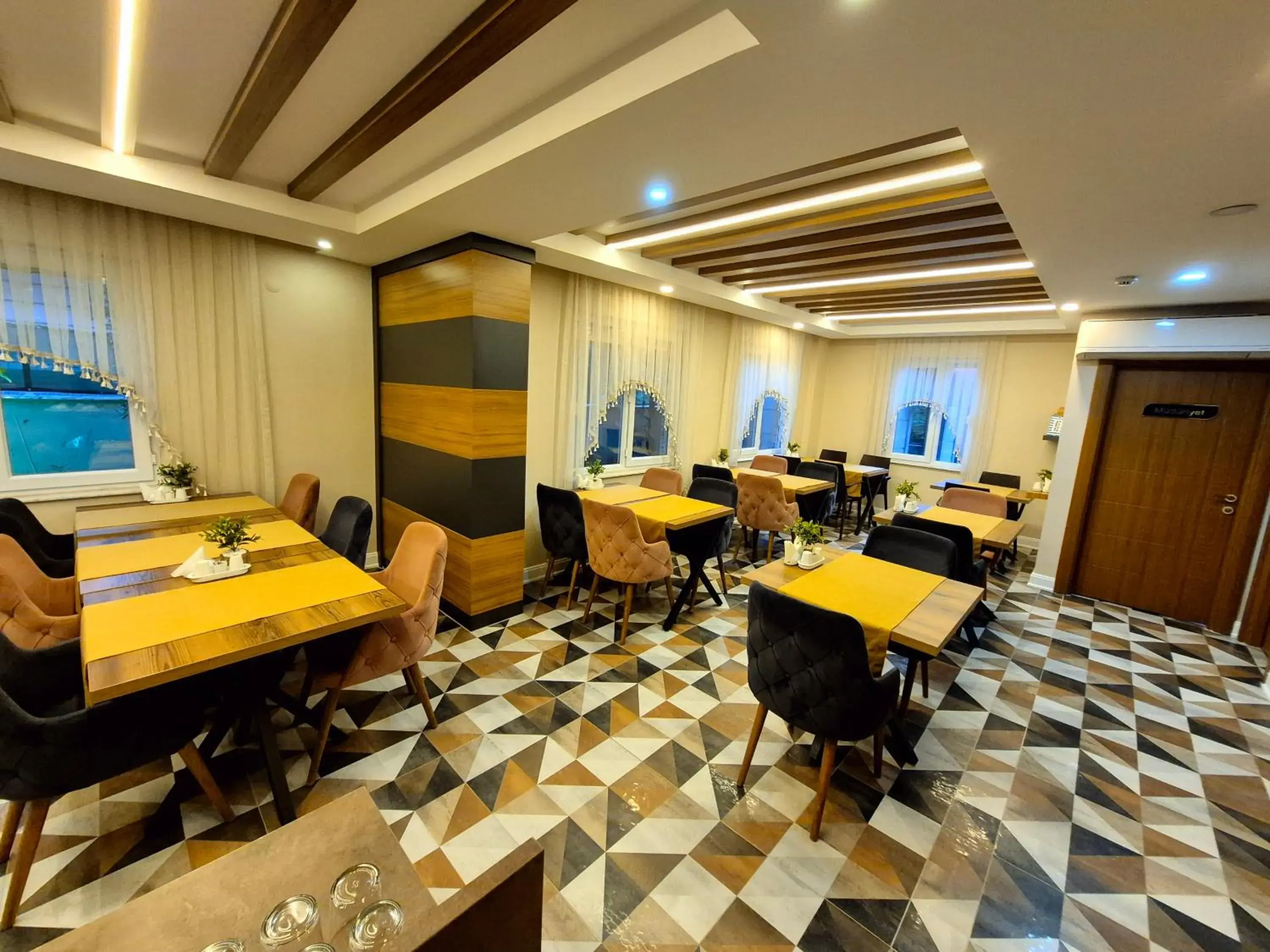 Restaurant/places to eat in Toprak Apart Otel Restaurant/places to eat in Toprak Apart Otel