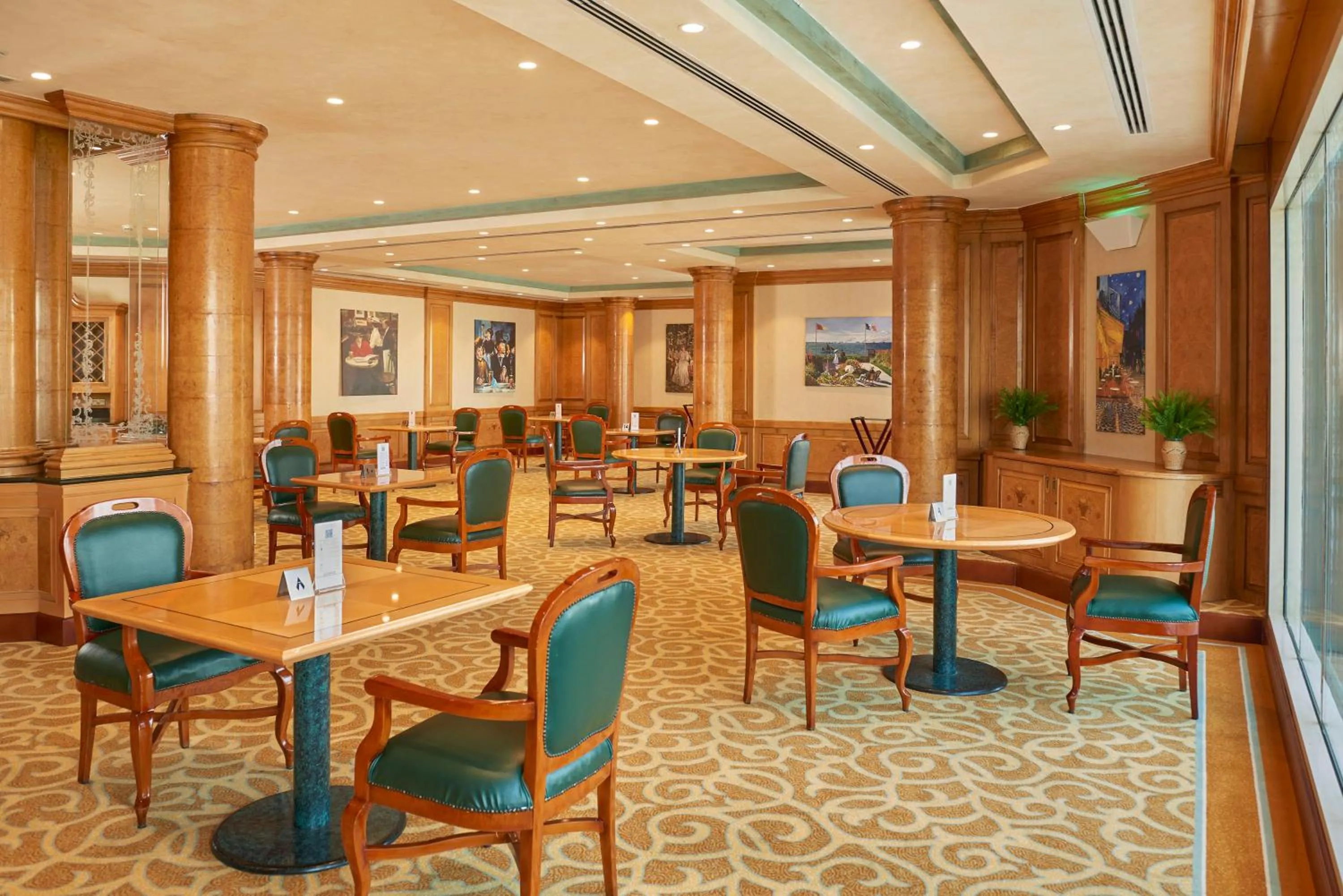 Restaurant/places to eat in Crowne Plaza Bahrain by IHG