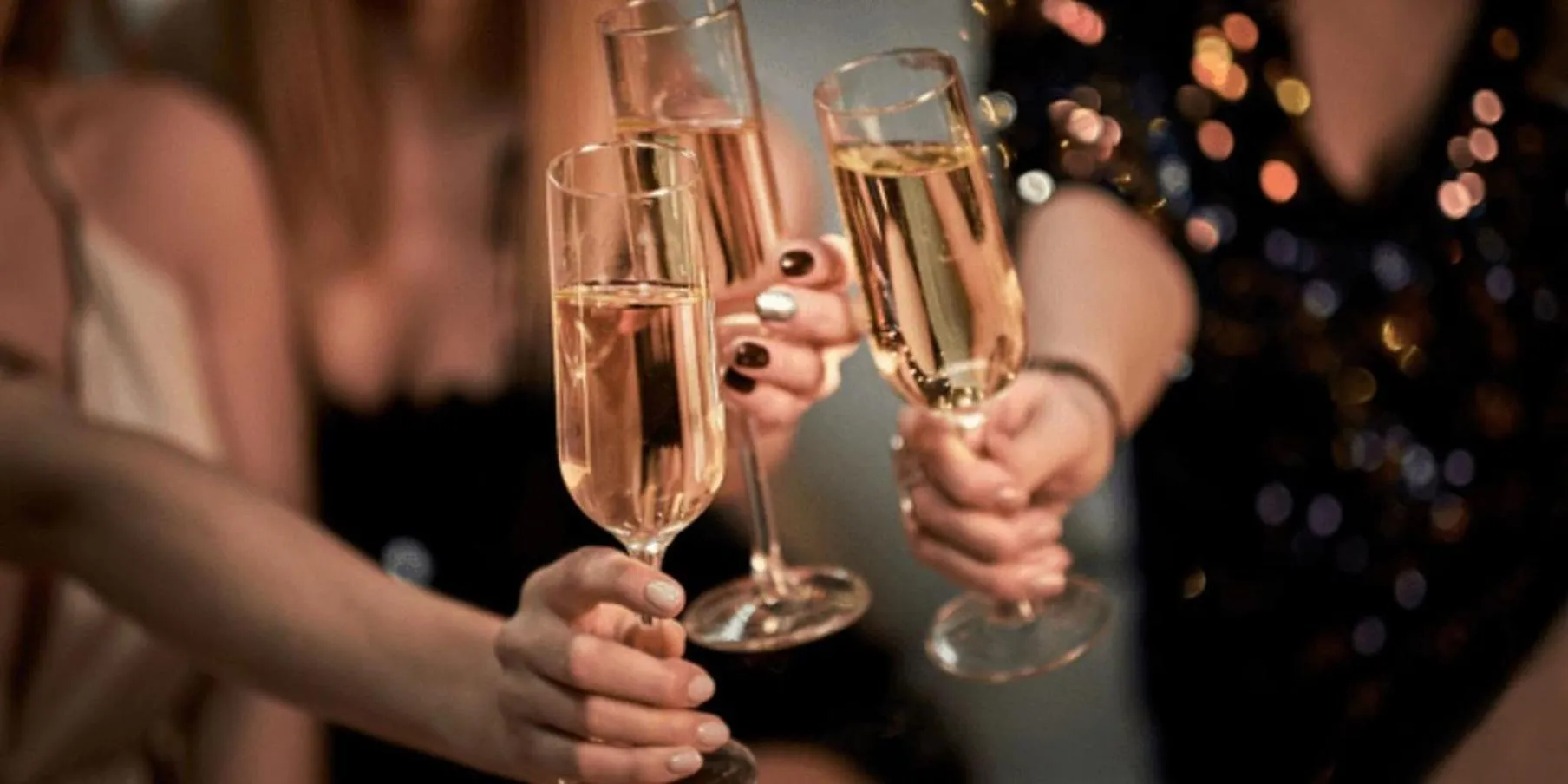 Lounge or bar in Crowne Plaza Bahrain by IHG