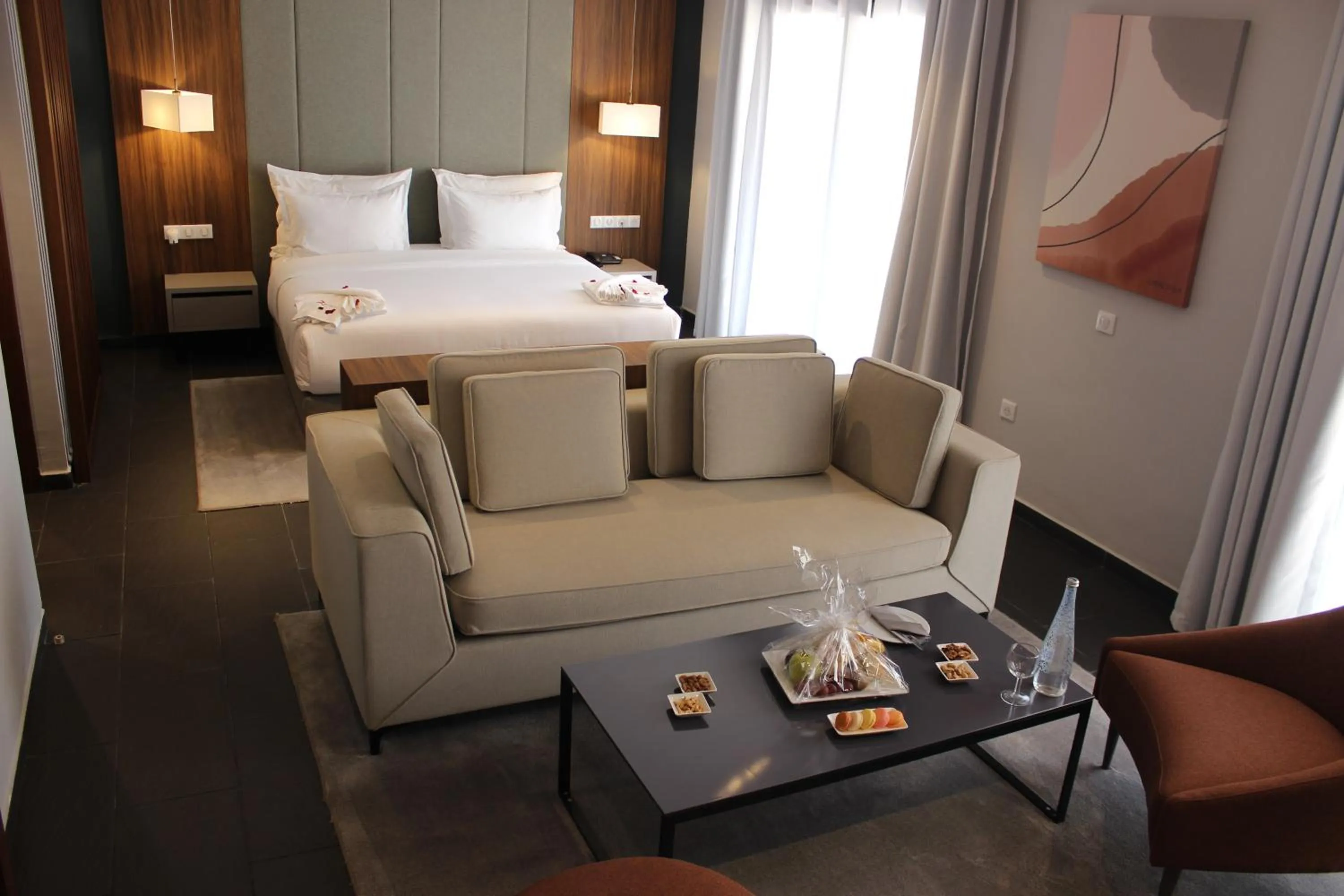 Dining area, Bed in ZEPHYR Ifrane