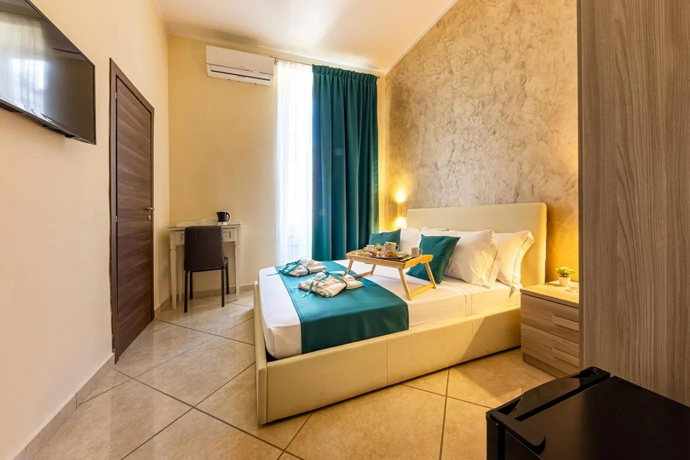 Photo of the whole room, Bed in Re Diego