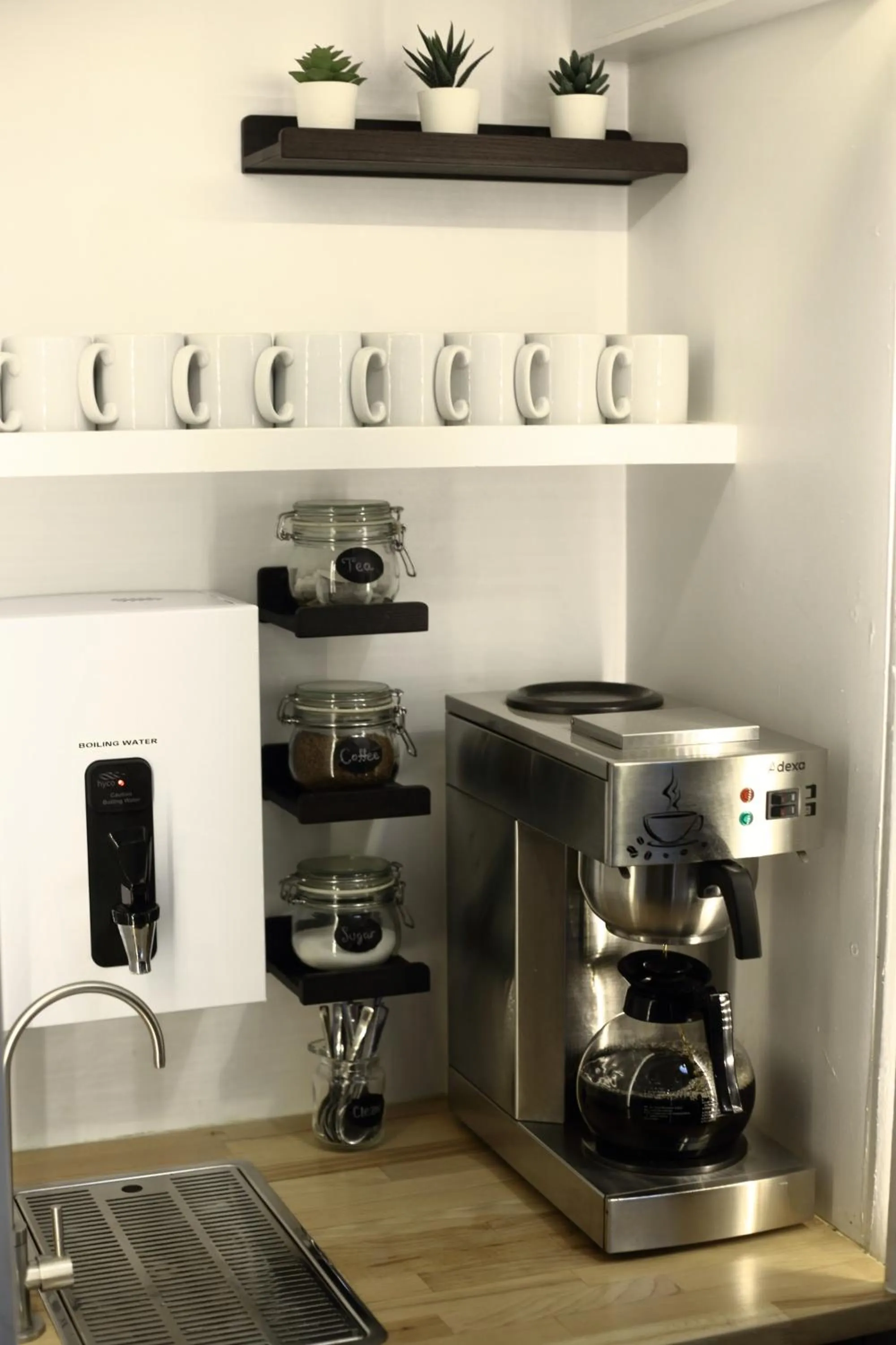 Coffee/tea facilities in Central Backpackers