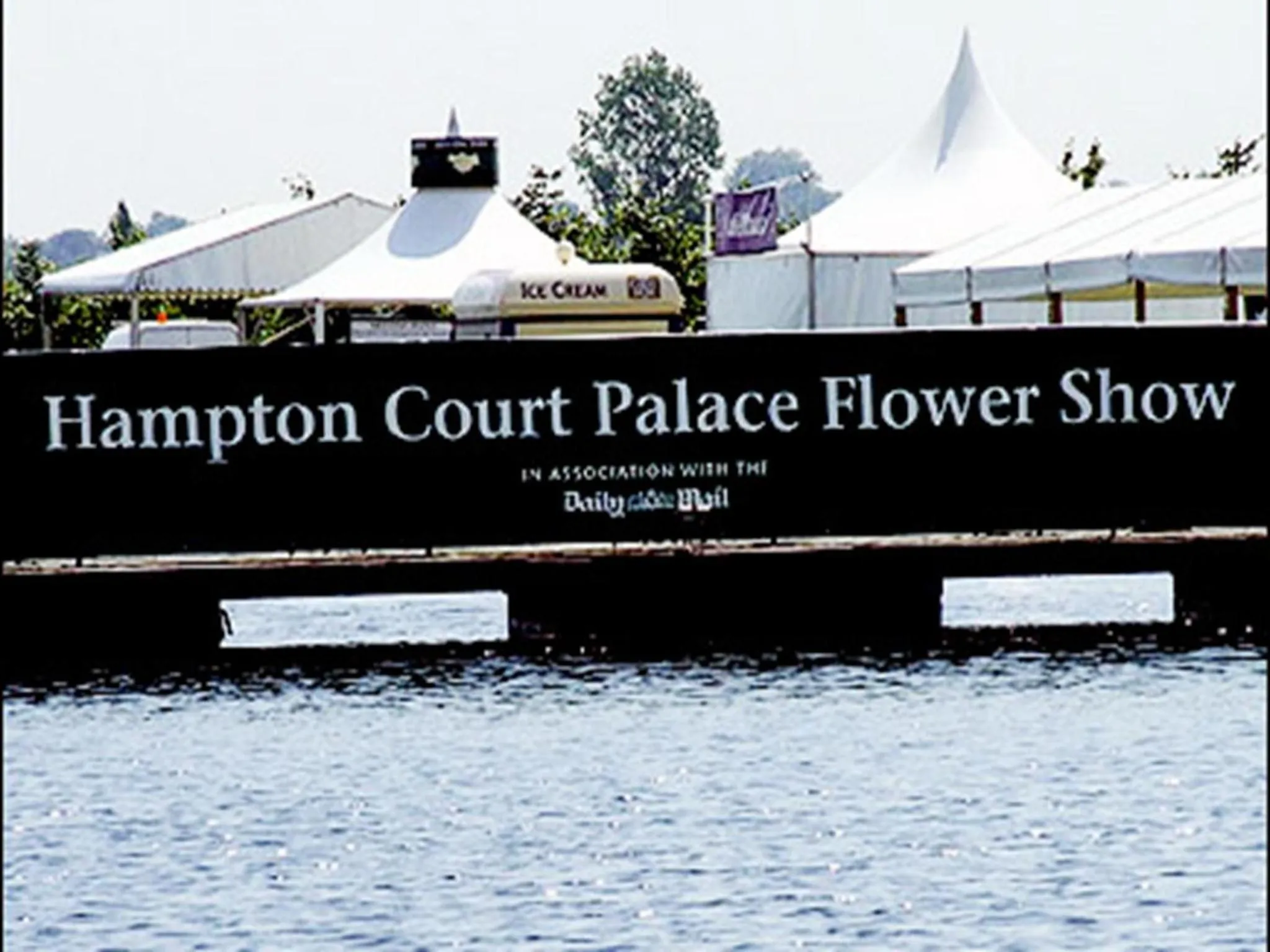 Area and facilities in St. George's Lodge