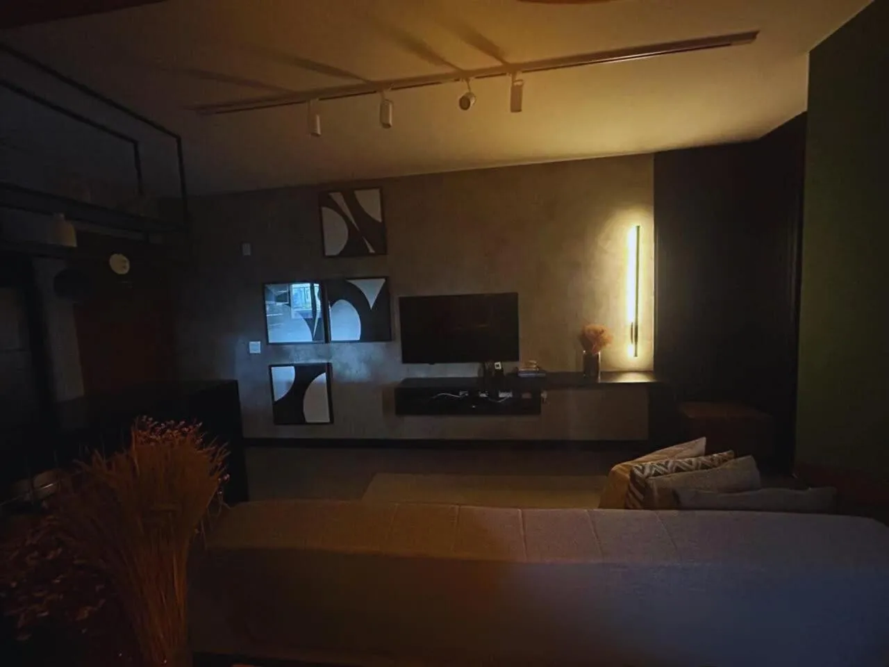 Bed in BHomy Cunha