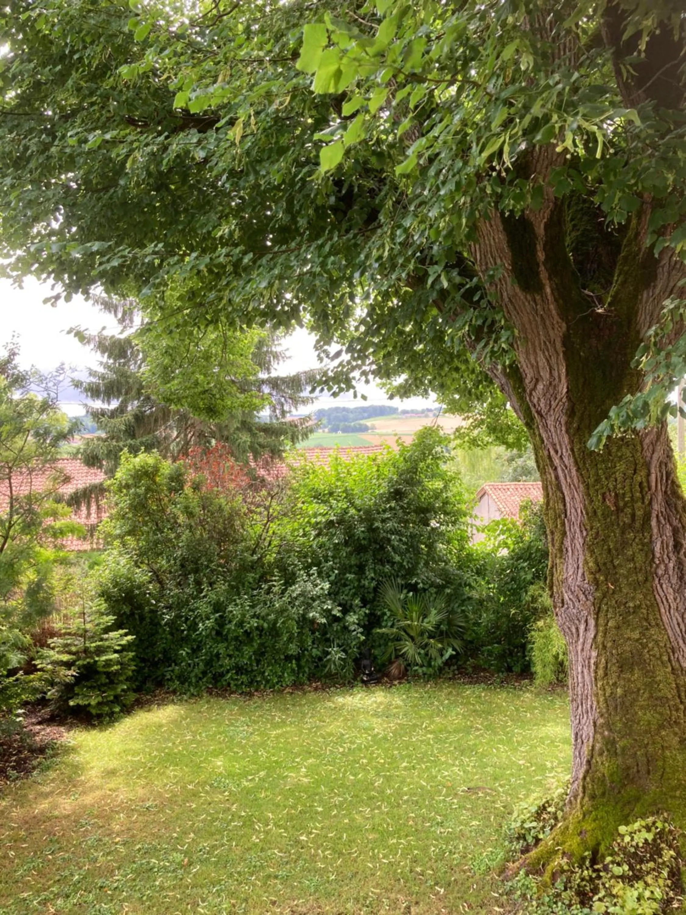 7 Dagnaud De la Tude our family farmhouse style home with en-suite