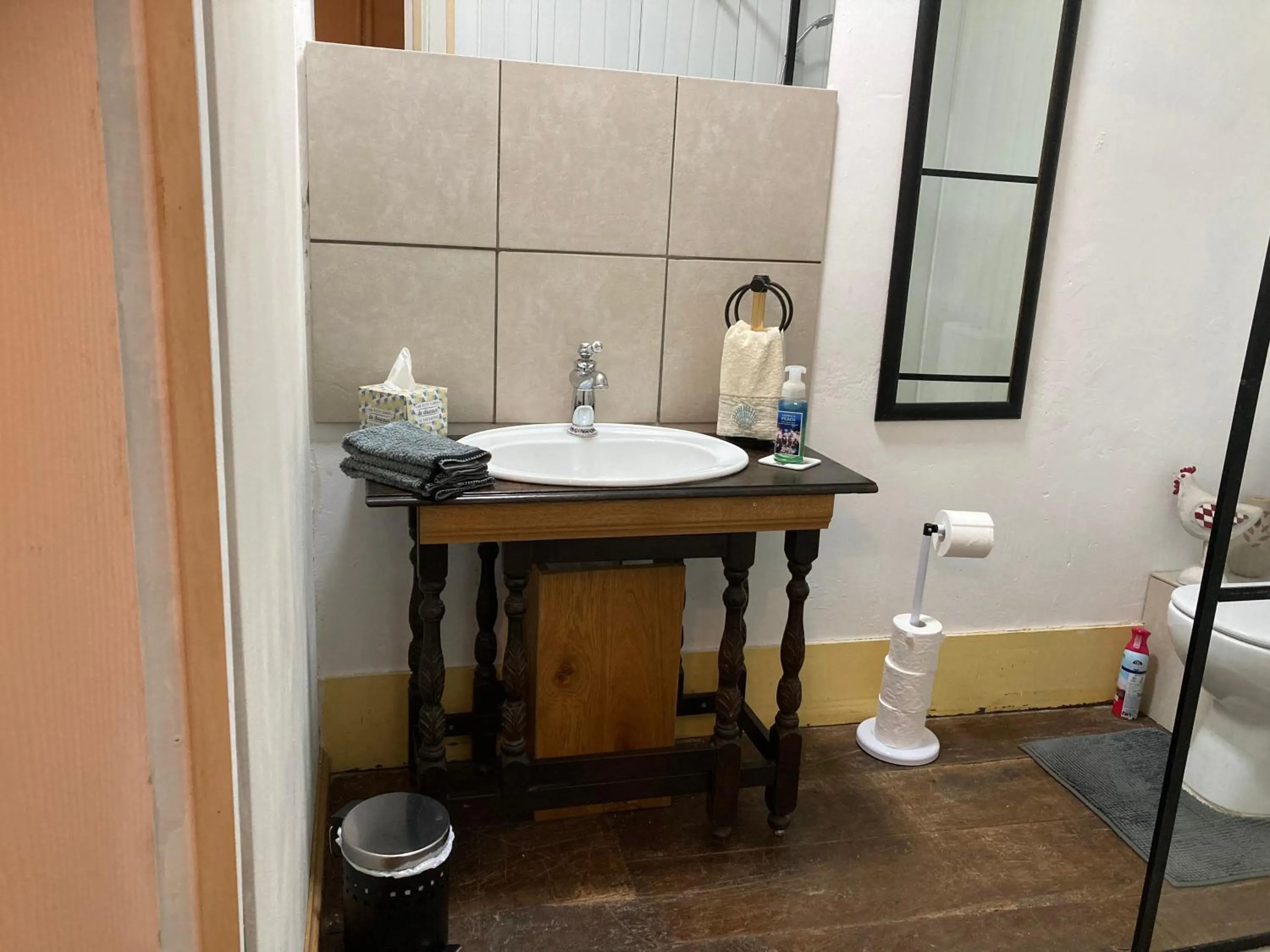 7 Dagnaud De la Tude our family farmhouse style home with en-suite