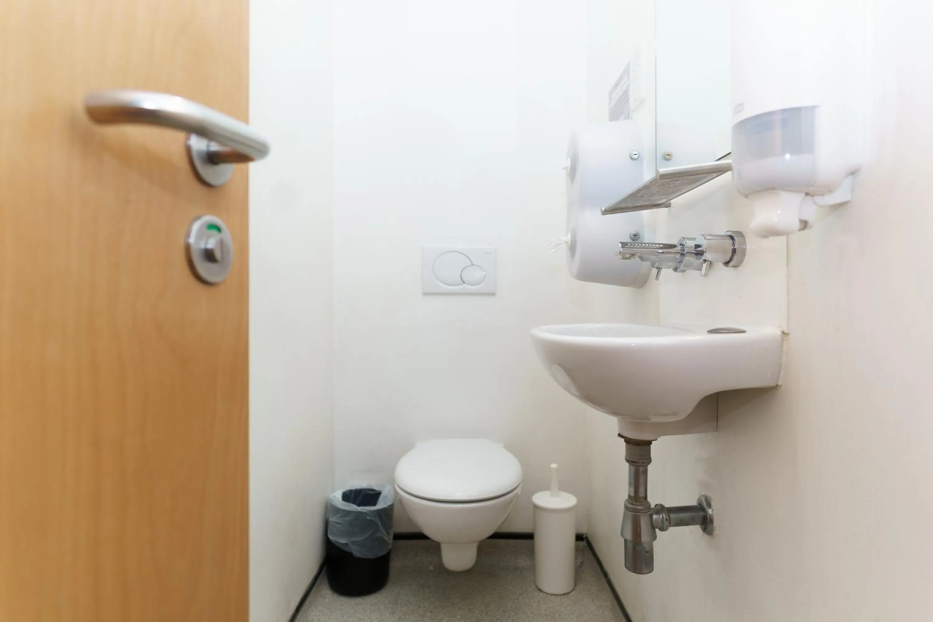 Toilet in YHA London Central