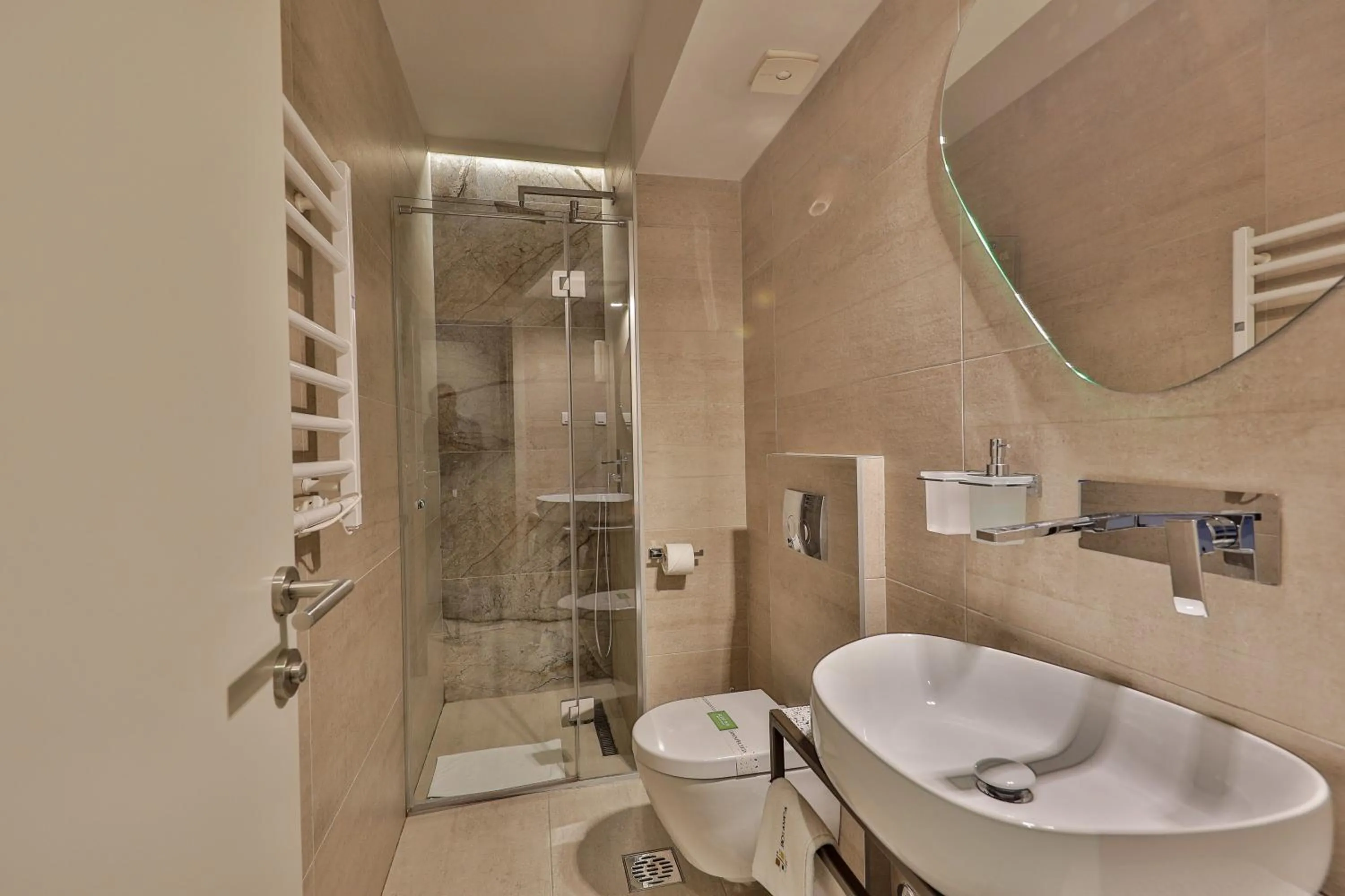 Shower in Hotel Botanica