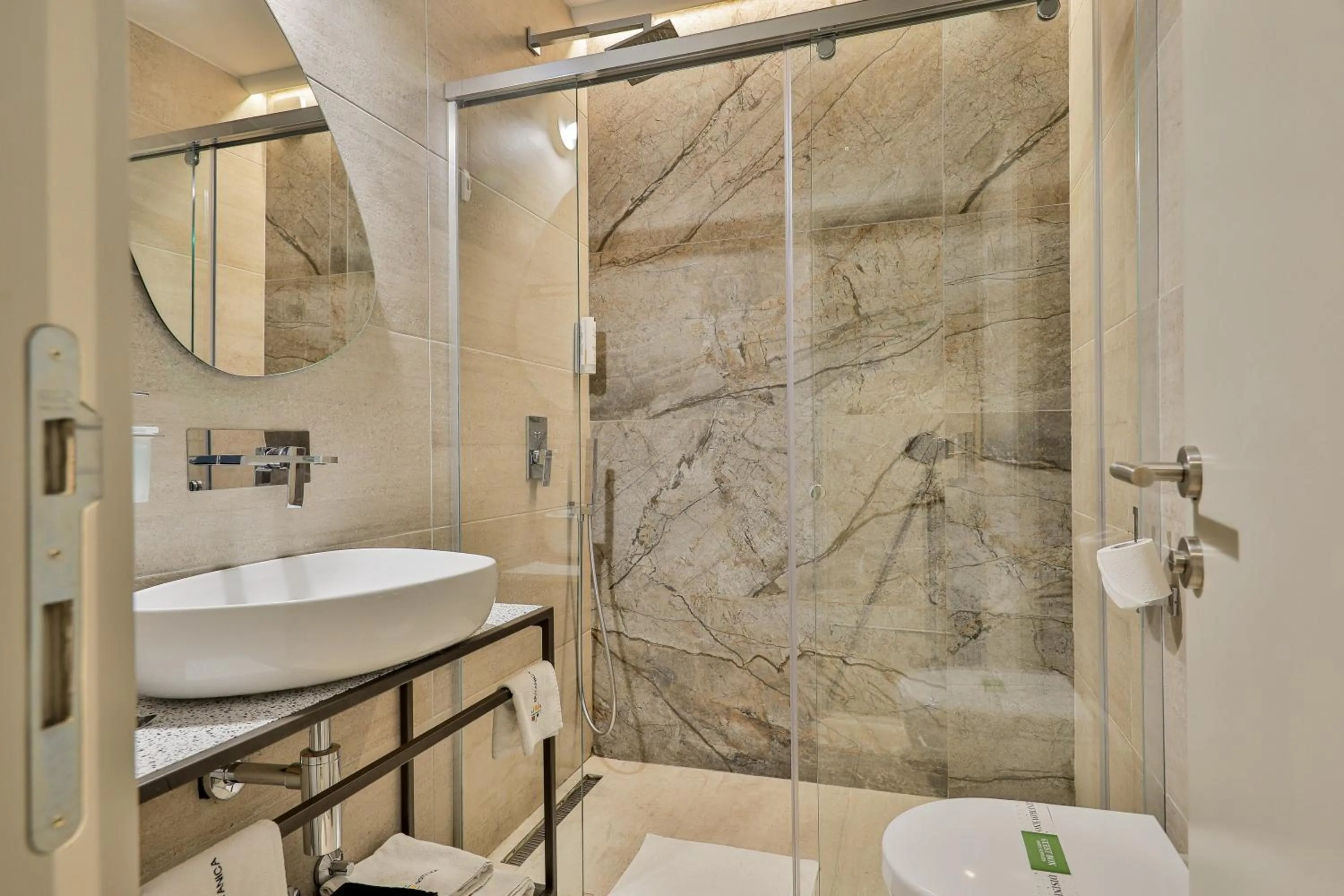 Bath in Hotel Botanica