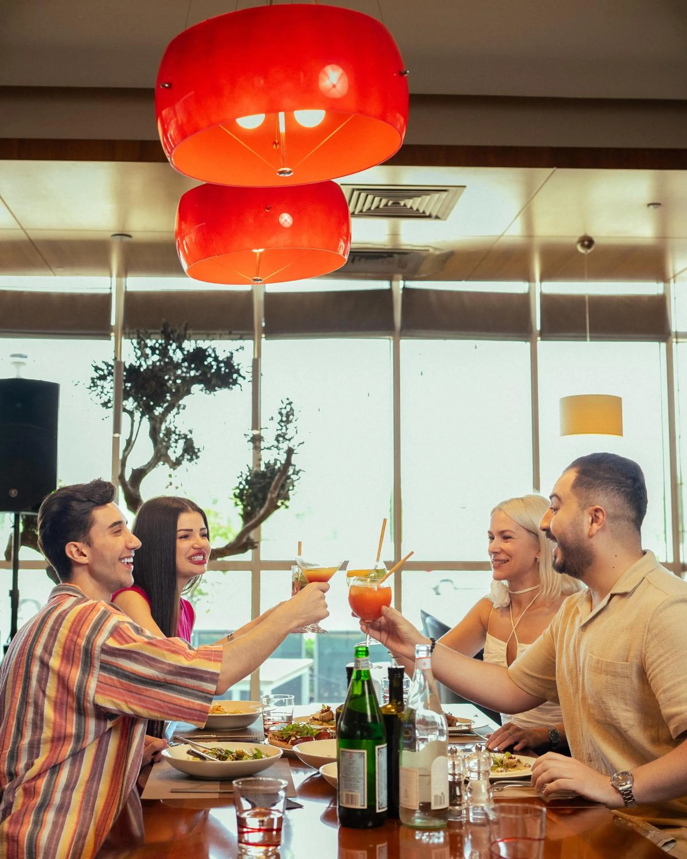 Restaurant/places to eat in Media Rotana Dubai