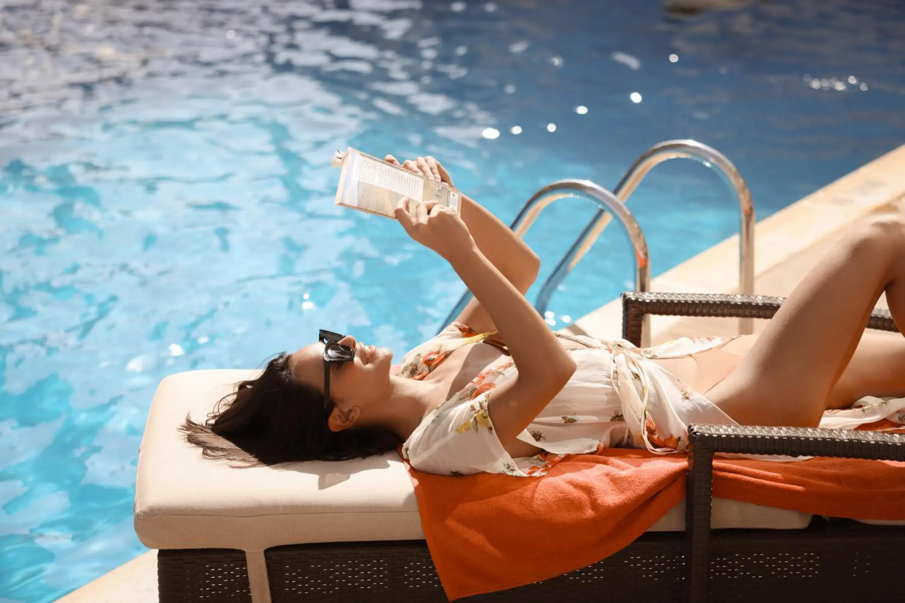 Swimming pool in Media Rotana Dubai Swimming pool in Media Rotana Dubai