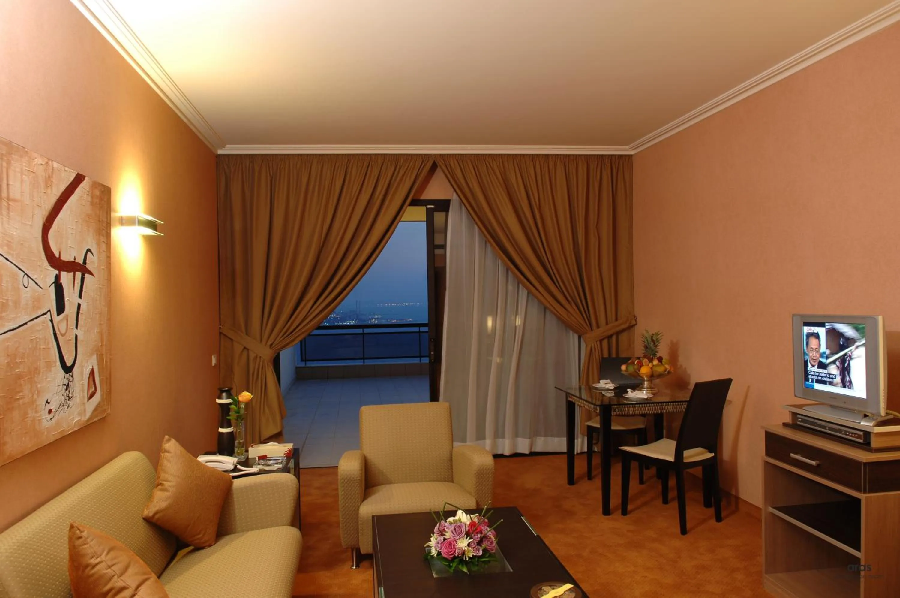 Living room in Regency Palace Hotel