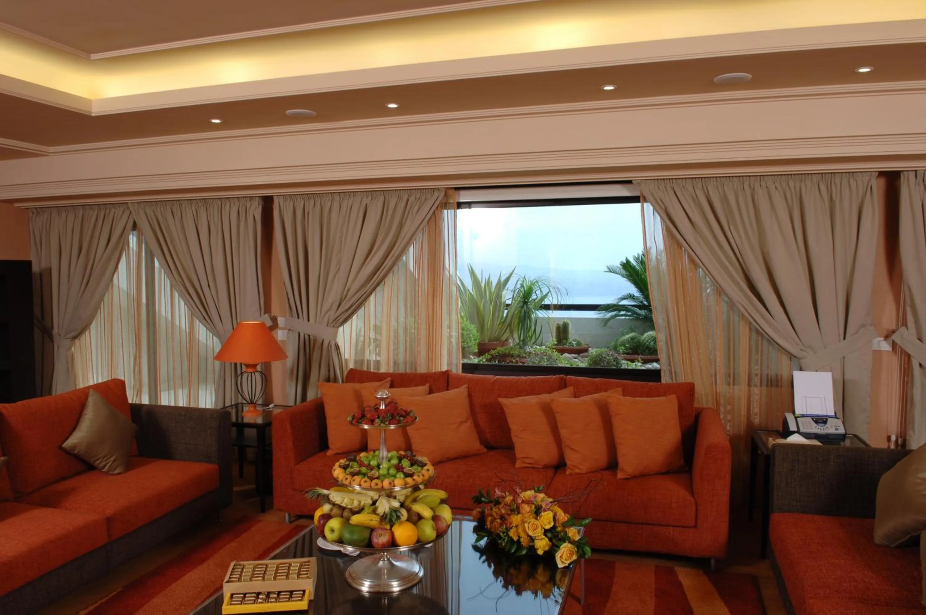 Living room in Regency Palace Hotel