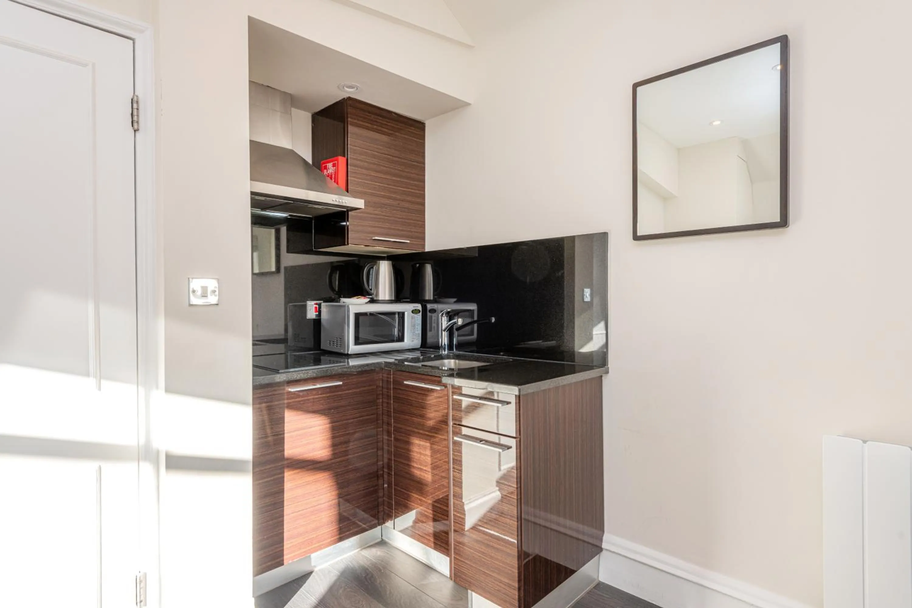 Kitchen or kitchenette in 20 Hertford Street - Mayfair Apartments