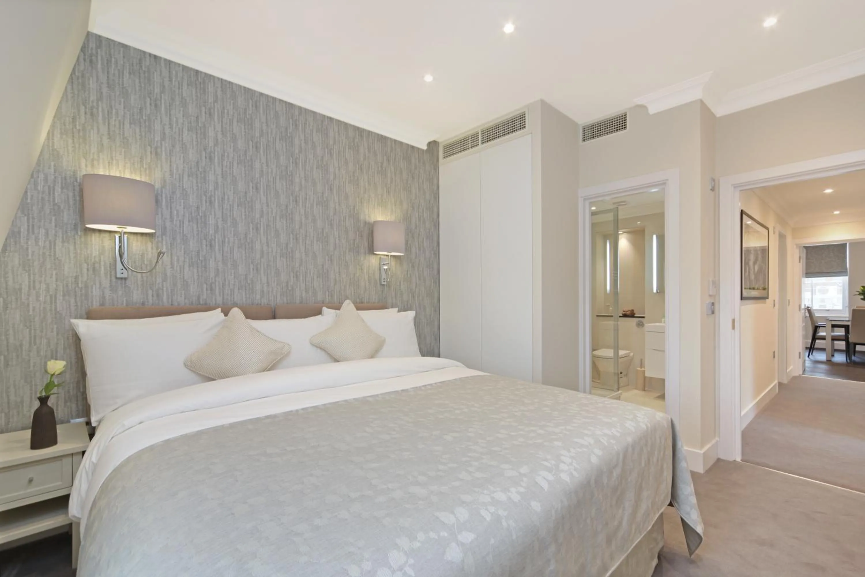 Bed in 20 Hertford Street - Mayfair Apartments