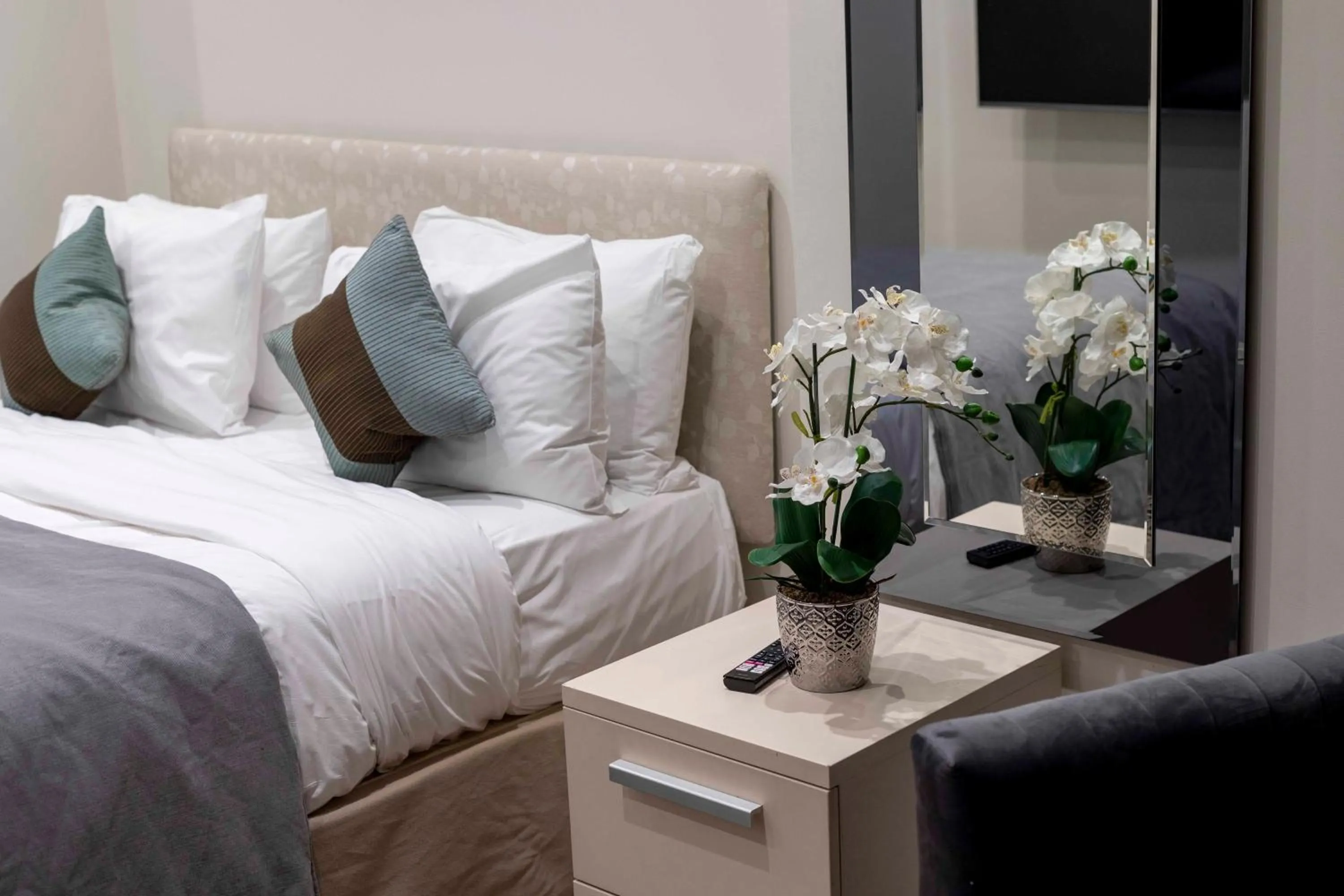 Bed in 20 Hertford Street - Mayfair Apartments