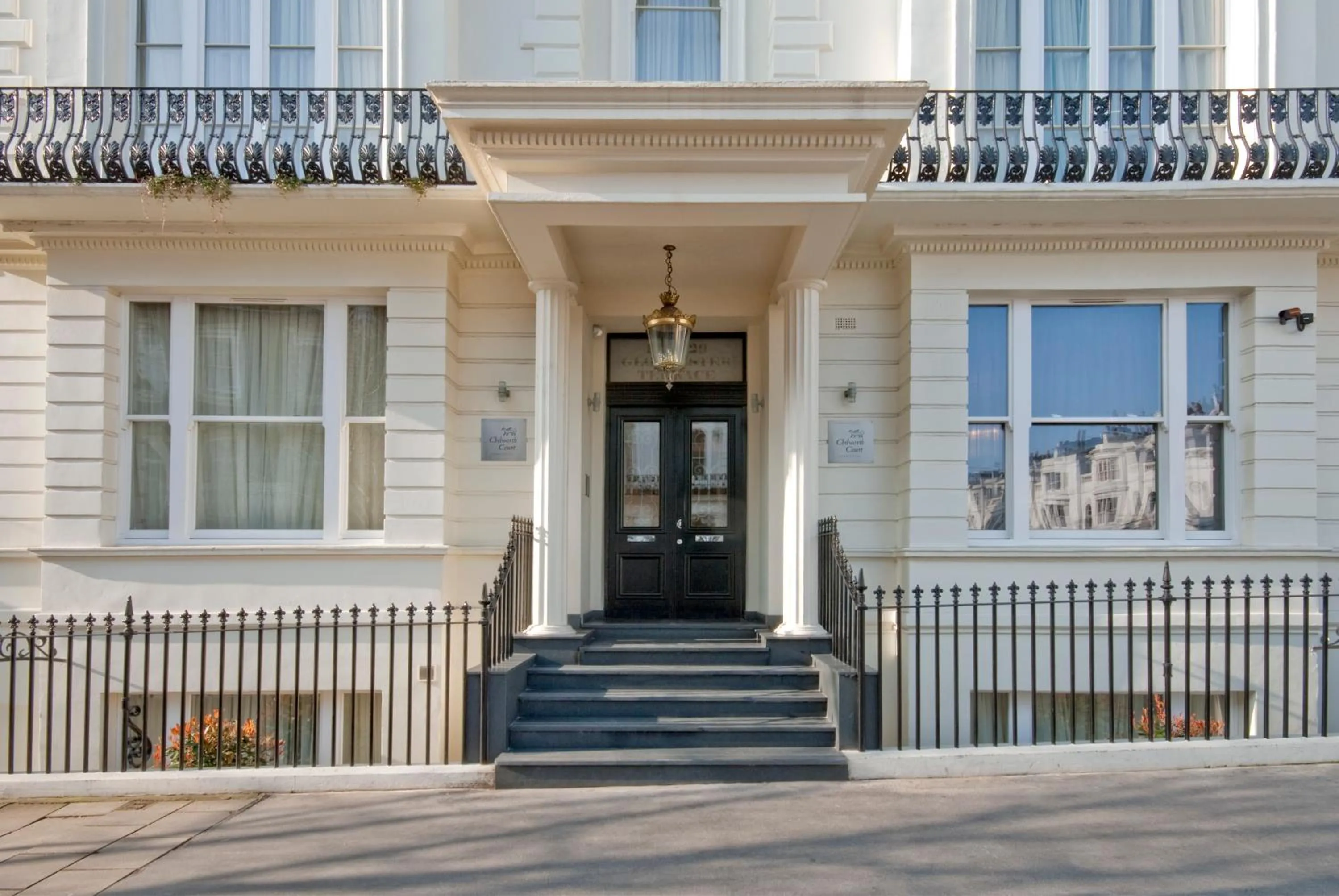 Property building in 20 Hertford Street - Mayfair Apartments