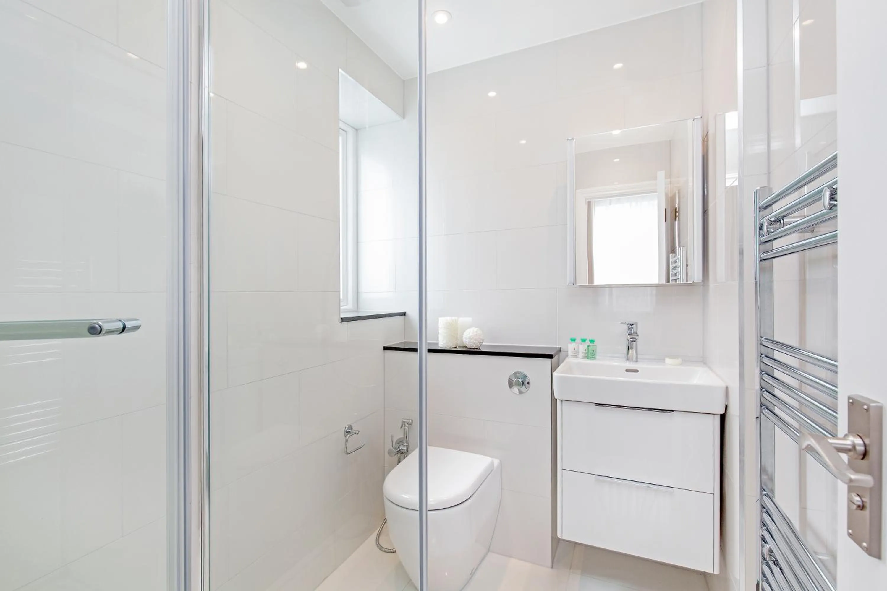 Shower in Chesham Court Knightsbridge