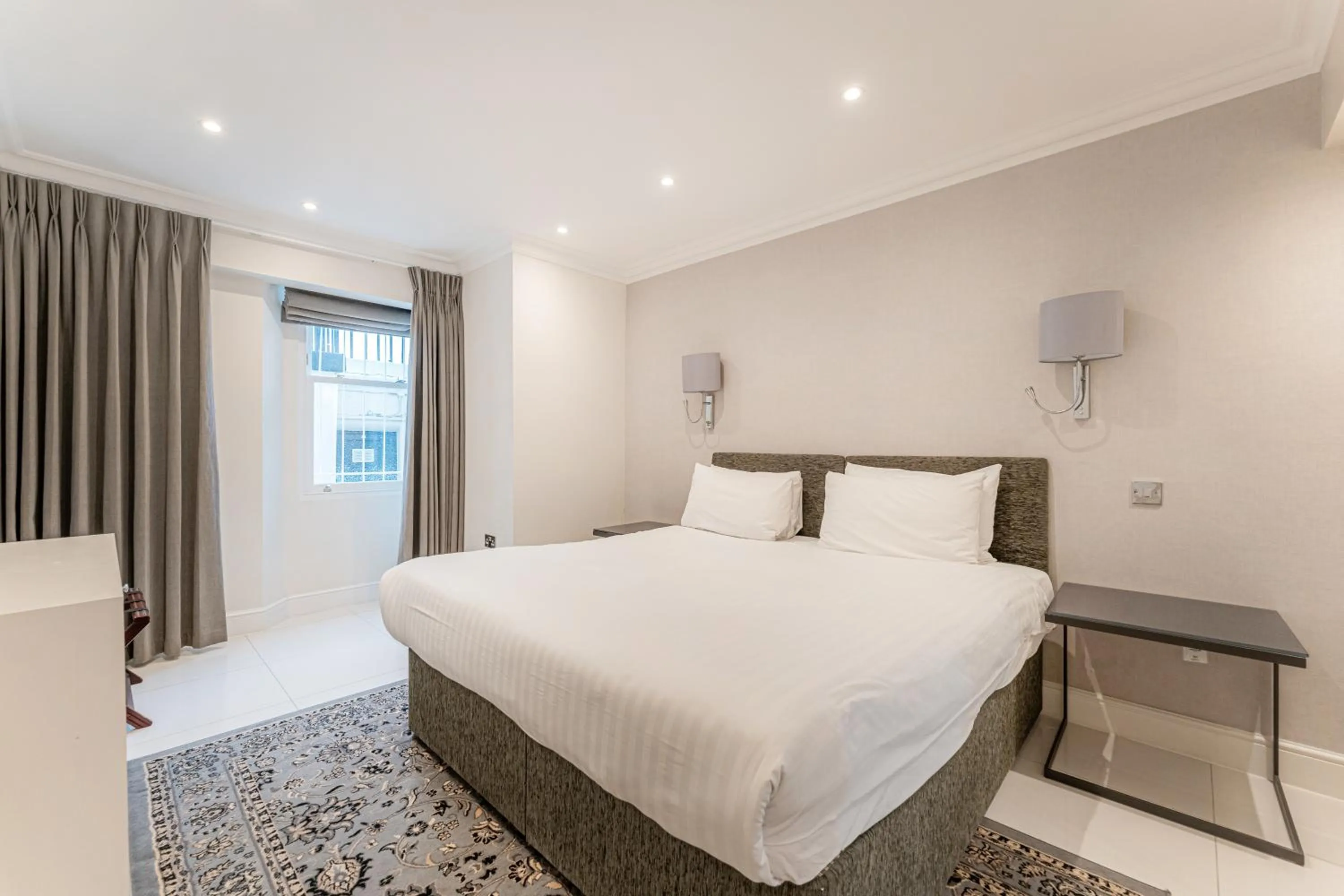 Bed in Chesham Court Knightsbridge