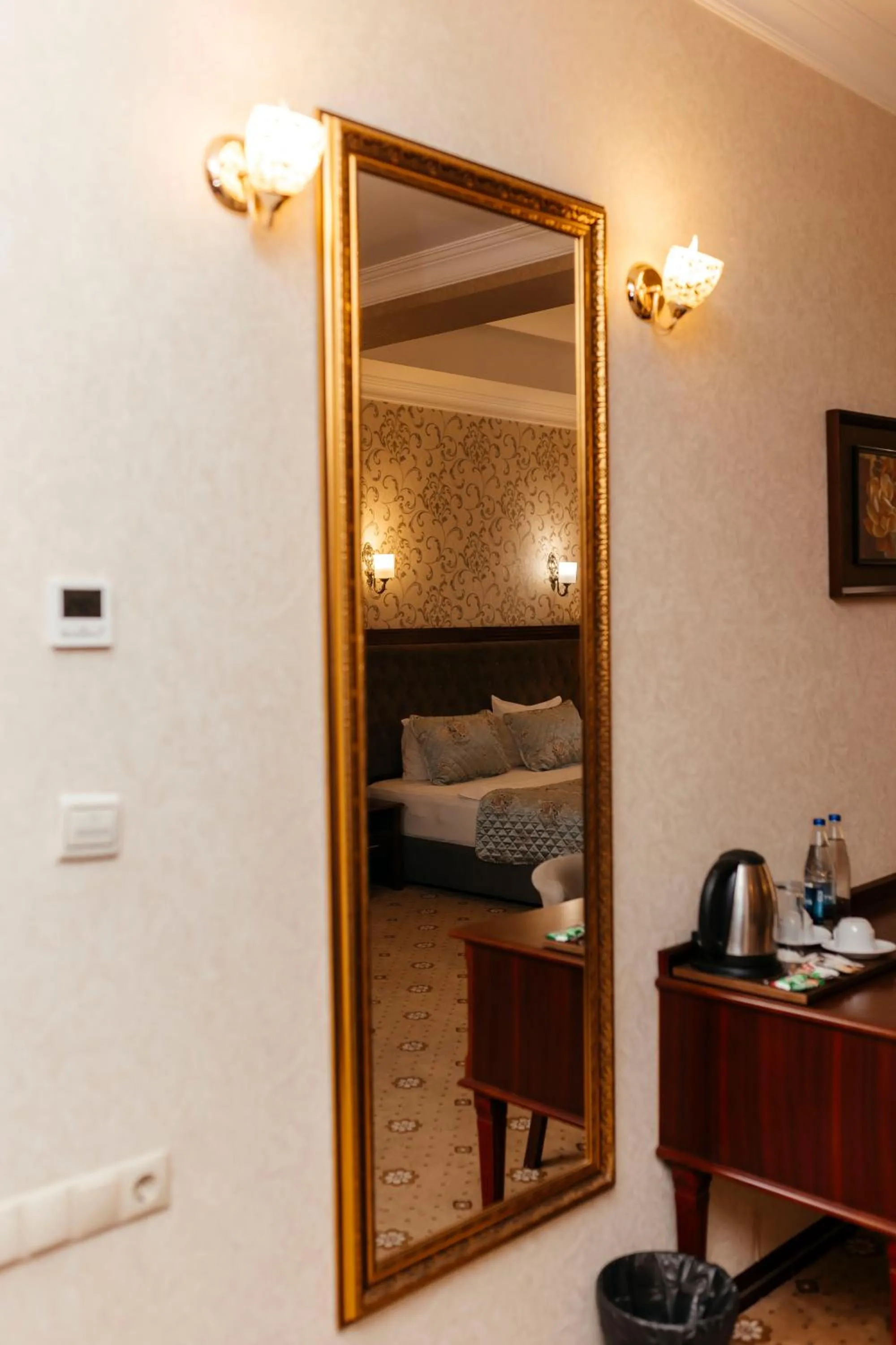 View (from property/room), Bed in Capitol Hotel