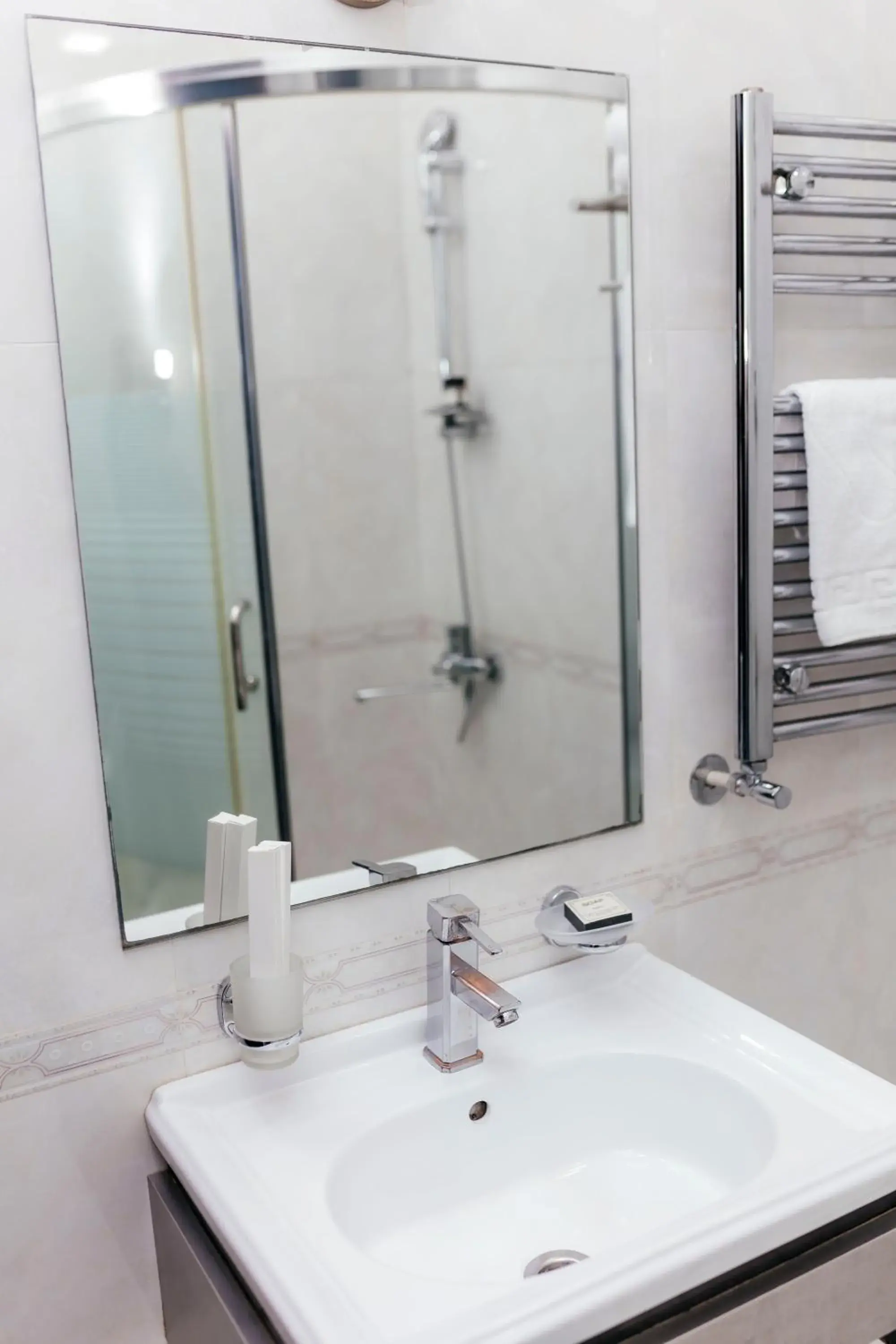 Bathroom in Capitol Hotel Bathroom in Capitol Hotel
