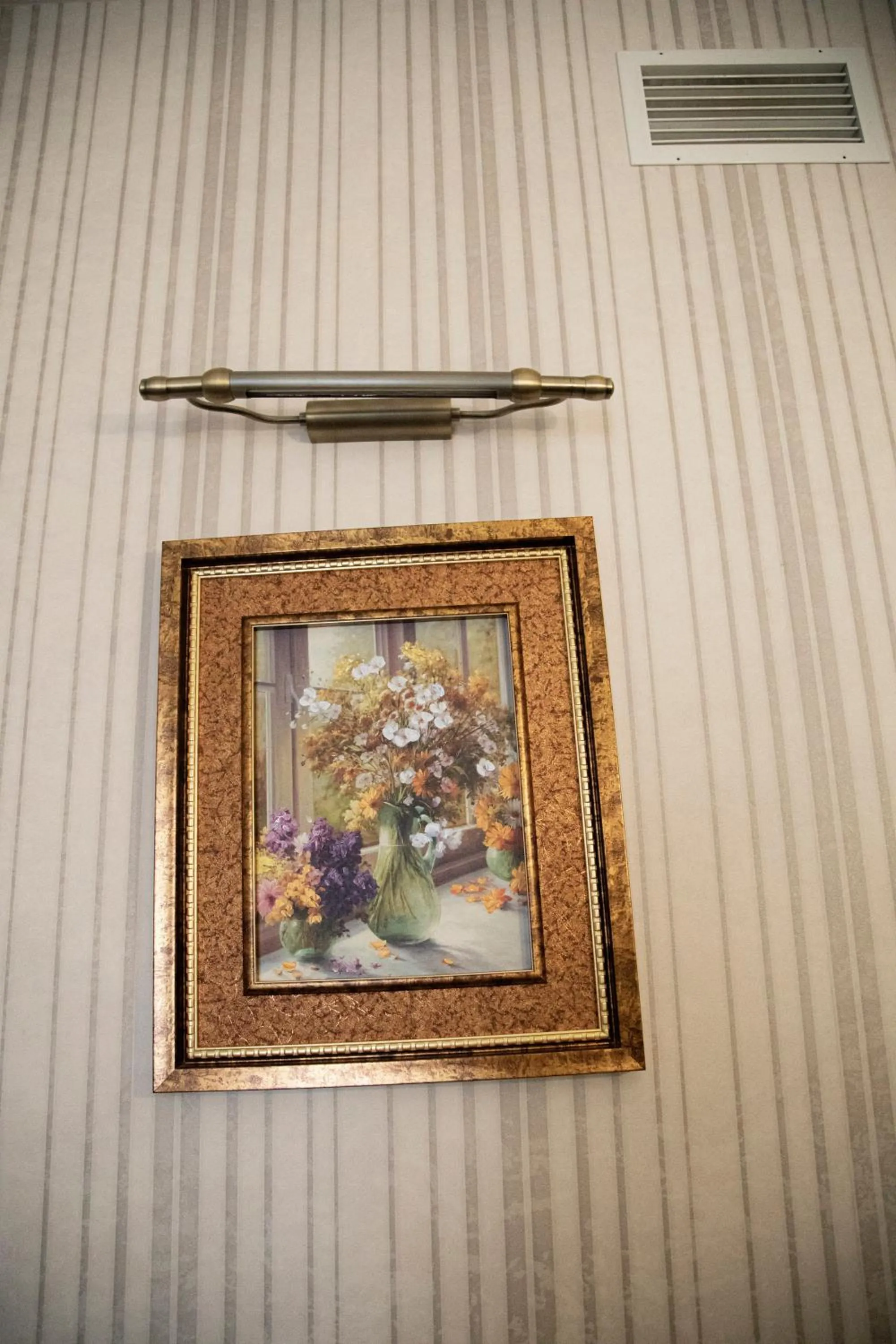 Decorative detail in Capitol Hotel