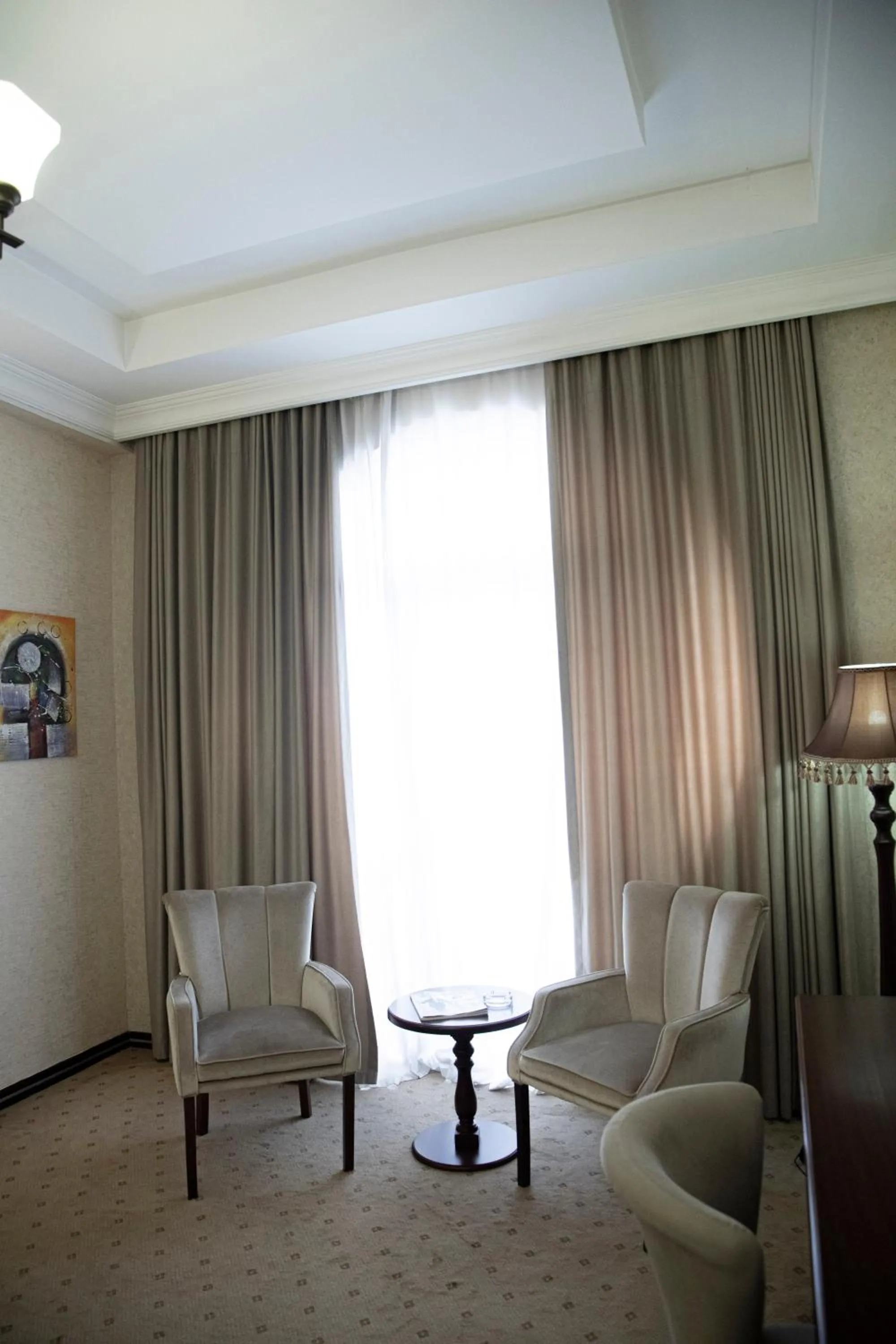 Seating area in Capitol Hotel