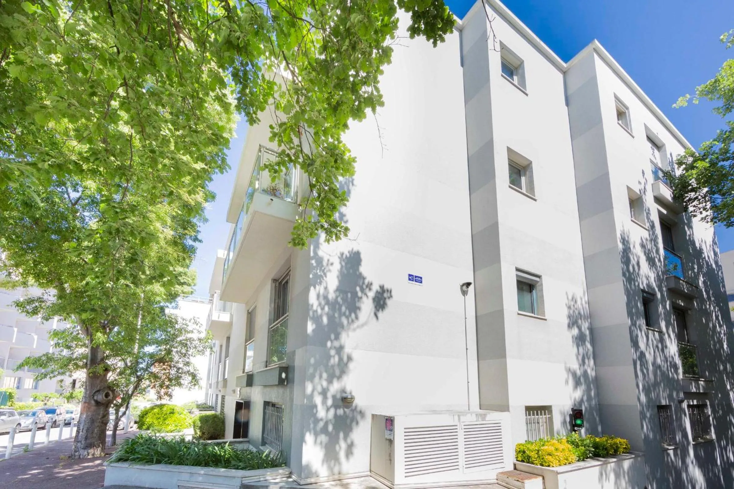 Property building in Salvy 2 bedrooms near the beach 300 meters