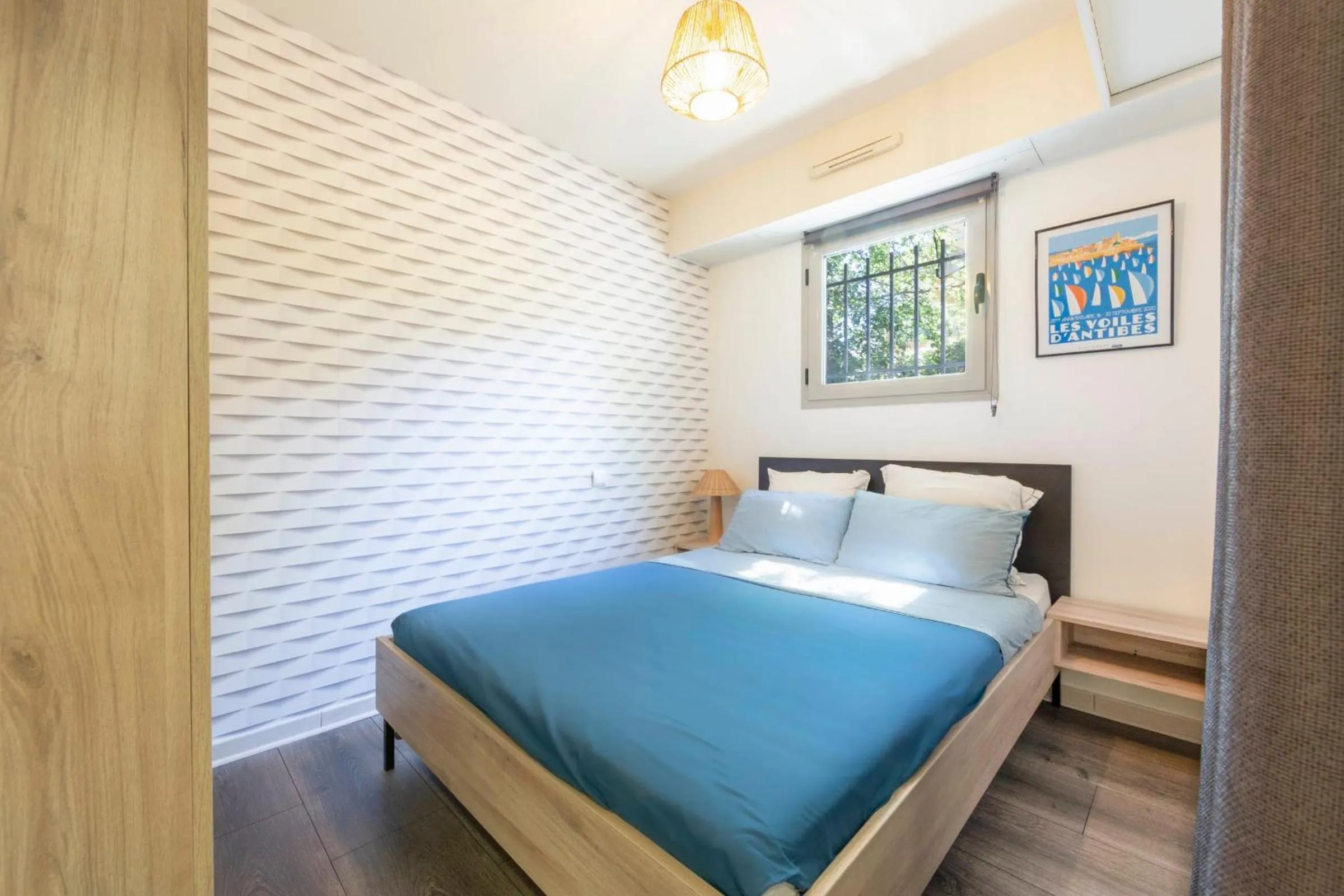 Bed in Salvy 2 bedrooms near the beach 300 meters