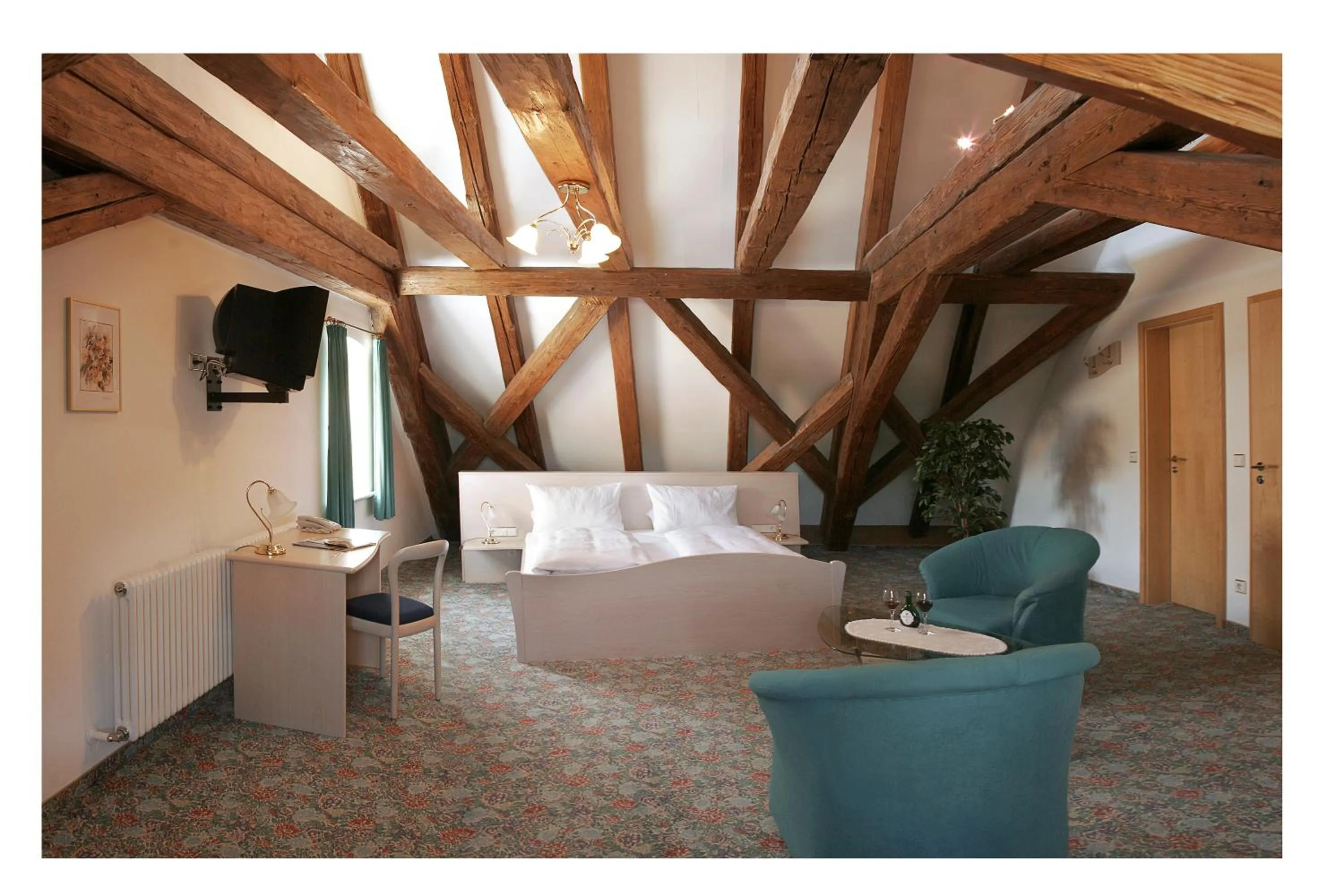 Photo of the whole room in Hotel Zur Krone