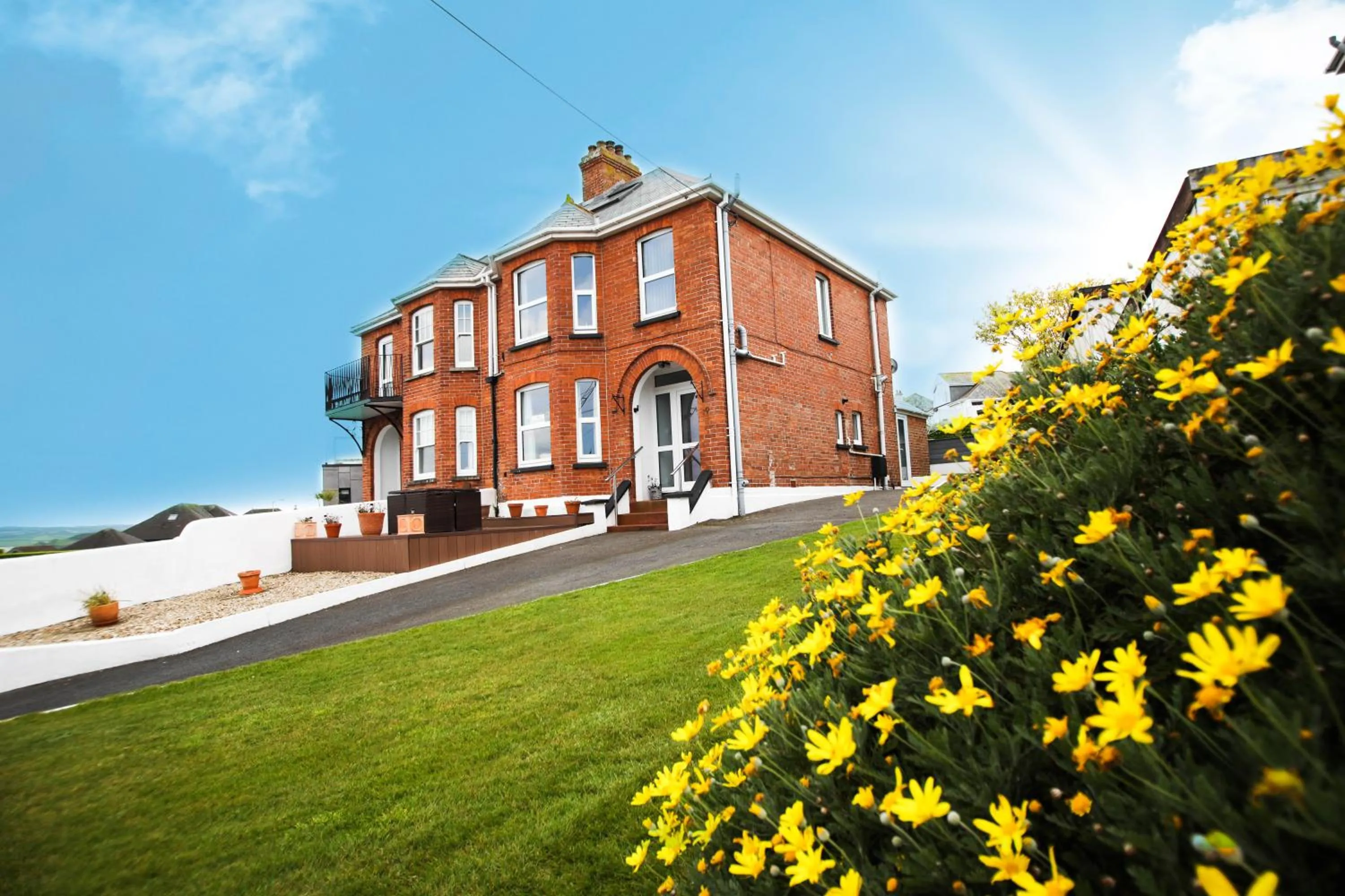 No 10 Treverbyn Road B & B