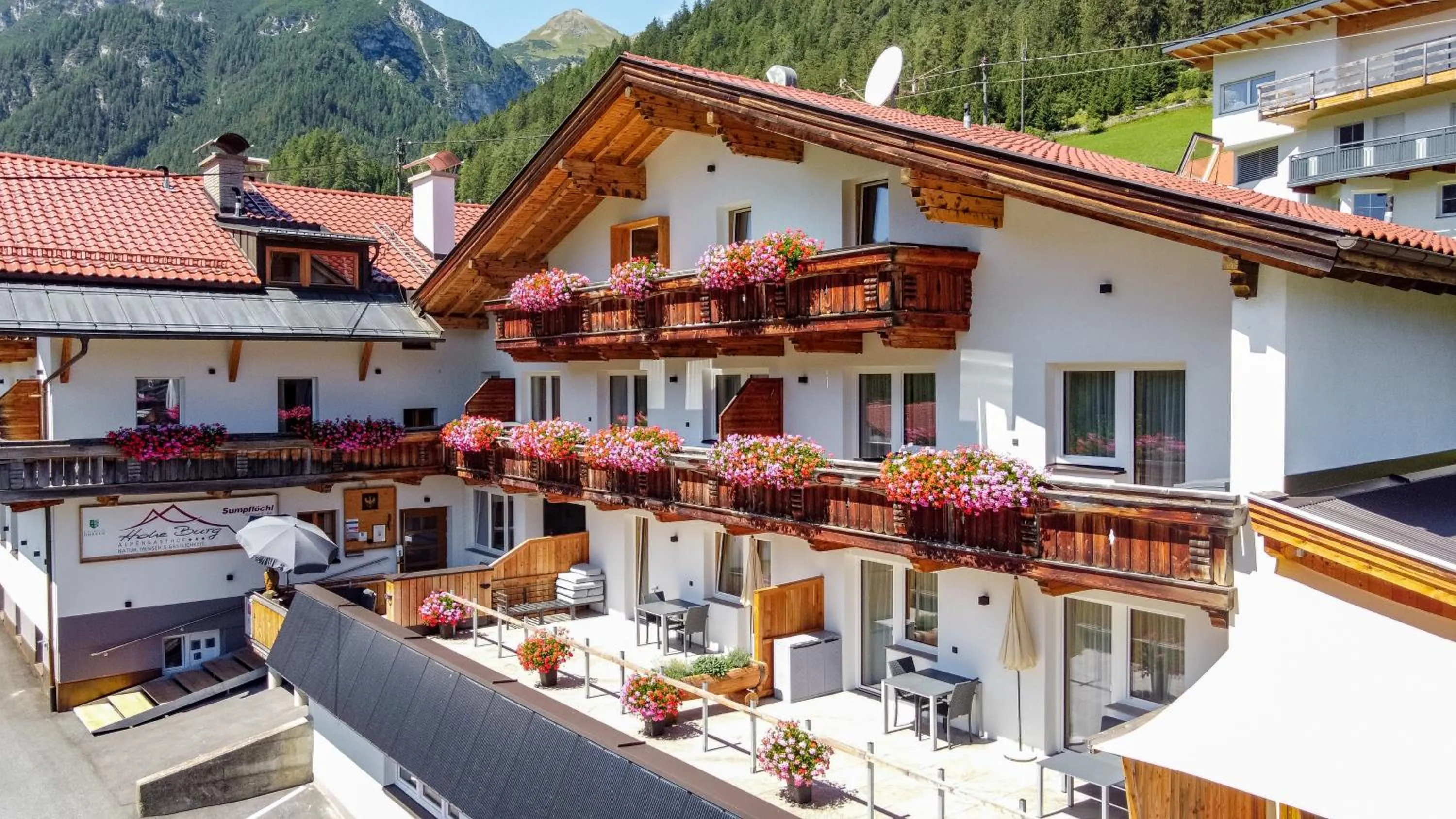 Property building in Alpen Gasthof Apartments Hohe Burg