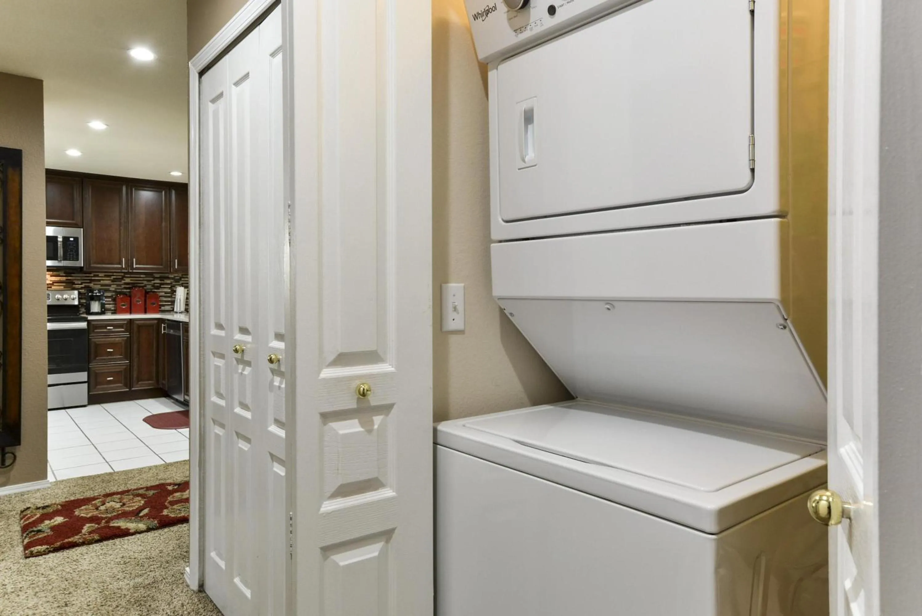 Property building in Little House On The Fairway- Luxury Golf Condo -updated - 2min Off Strip!!