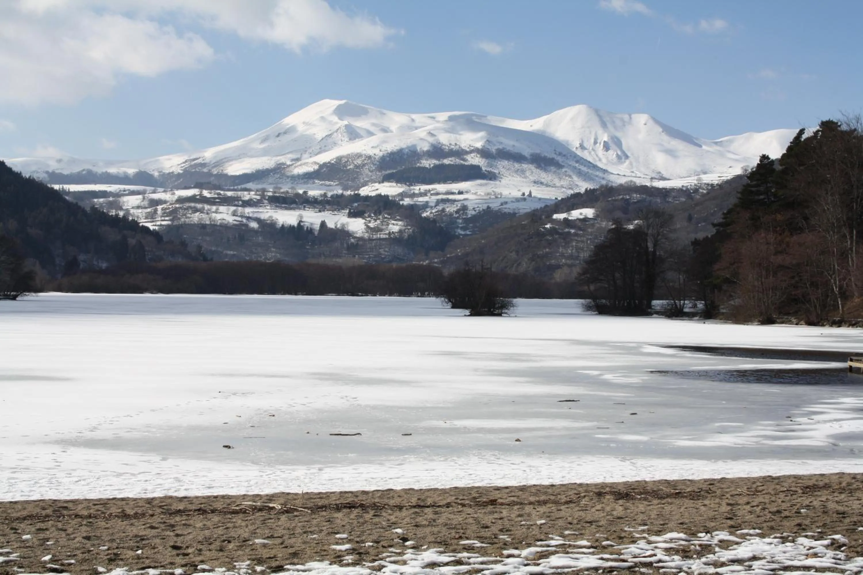 Natural landscape in Hôtel Restaurant Le Grillon