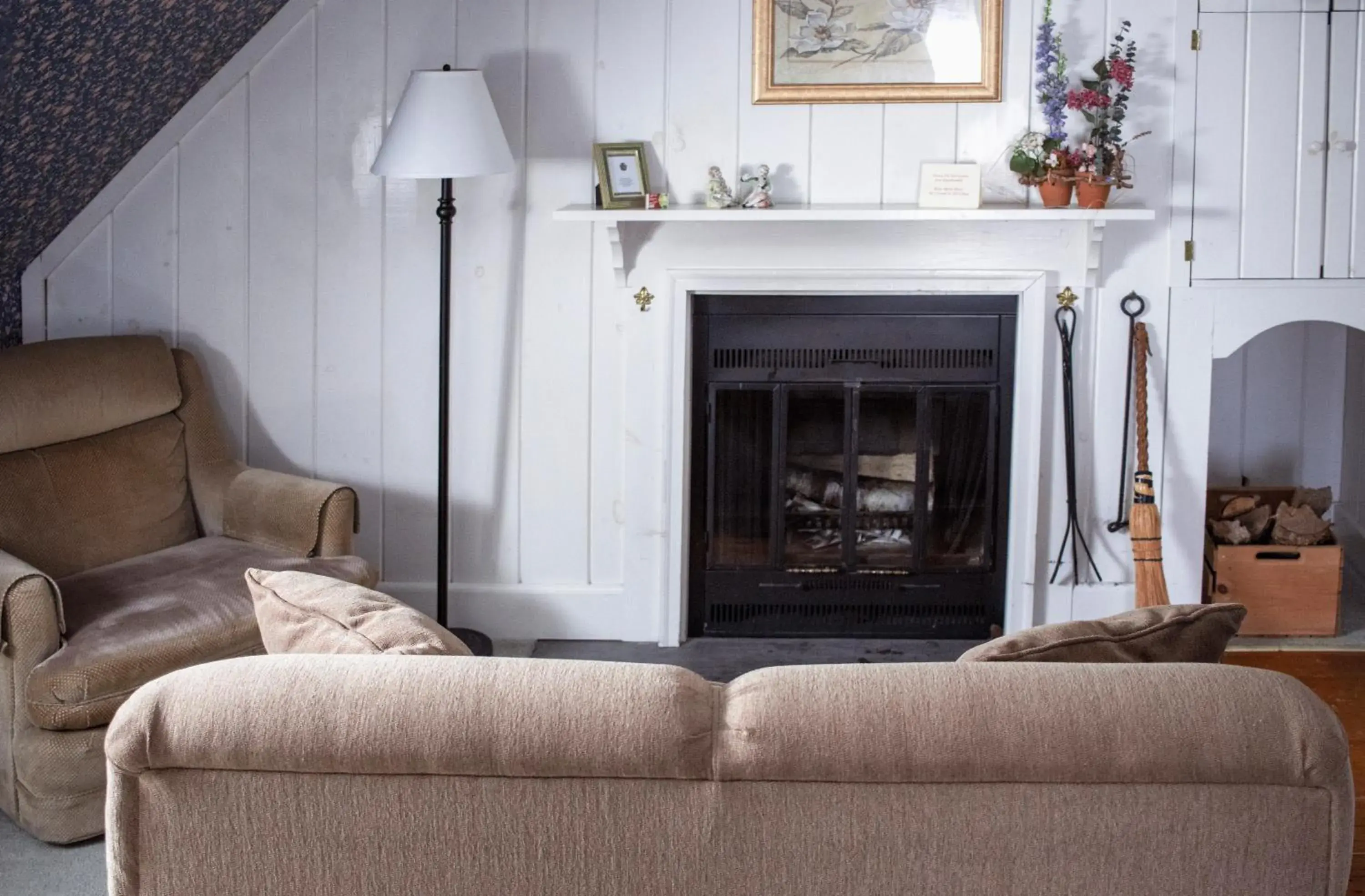 Bedroom in Deerfield Valley Inn - Mt Snow Bedroom in Deerfield Valley Inn - Mt Snow