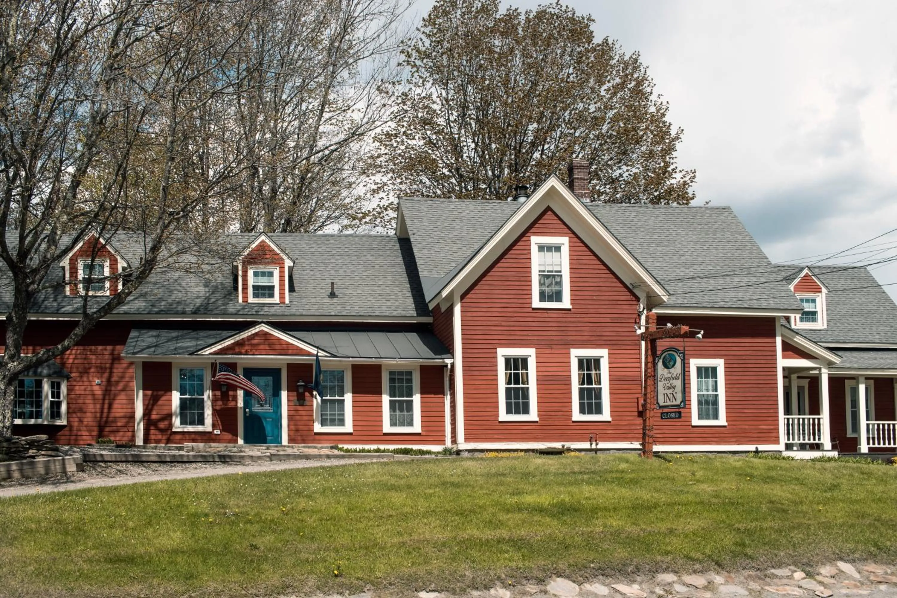 Property building in Deerfield Valley Inn - Mt Snow