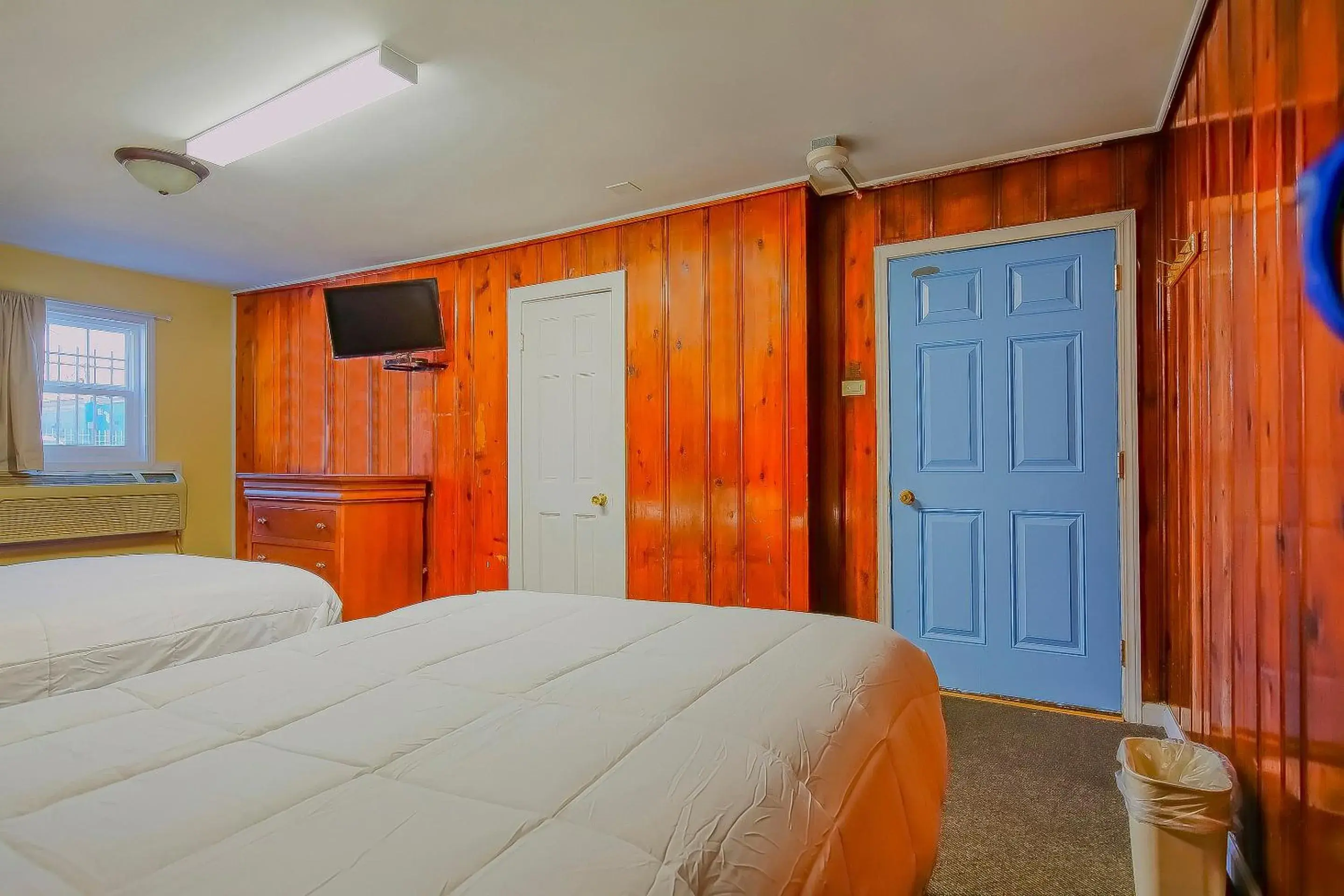 Bedroom, Bed in Hotel O Markham IL near Harvey/Tinley Park Bedroom, Bed in Hotel O Markham IL near Harvey/Tinley Park