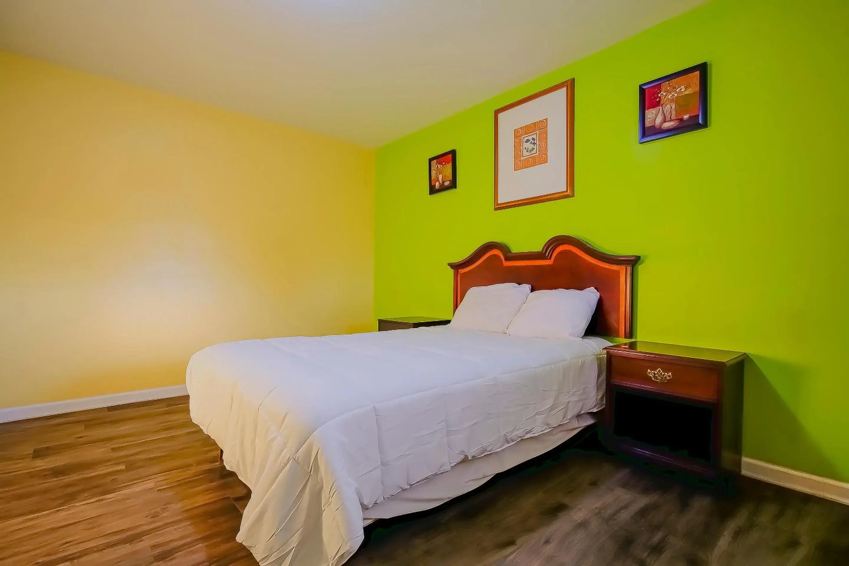 Double Room in Hotel O Markham IL near Harvey/Tinley Park Double Room in Hotel O Markham IL near Harvey/Tinley Park