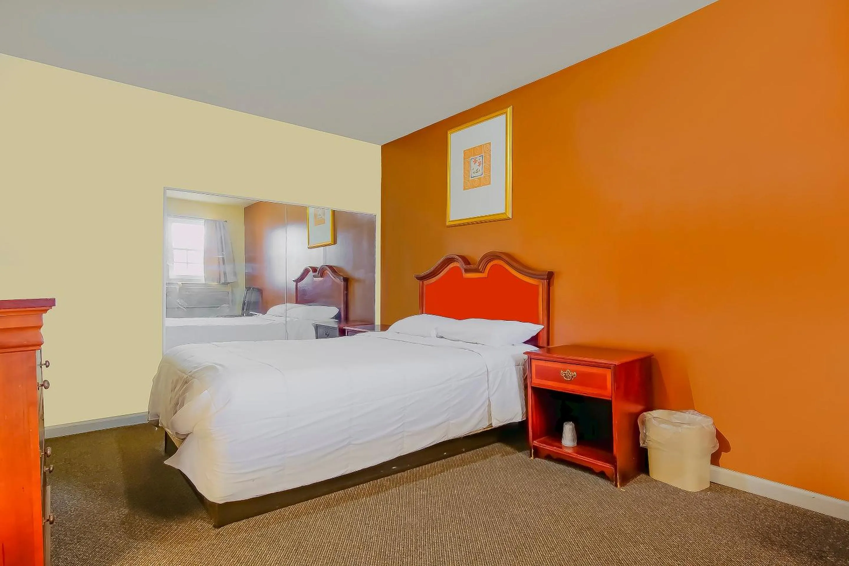 Bedroom, Bed in Hotel O Markham IL near Harvey/Tinley Park