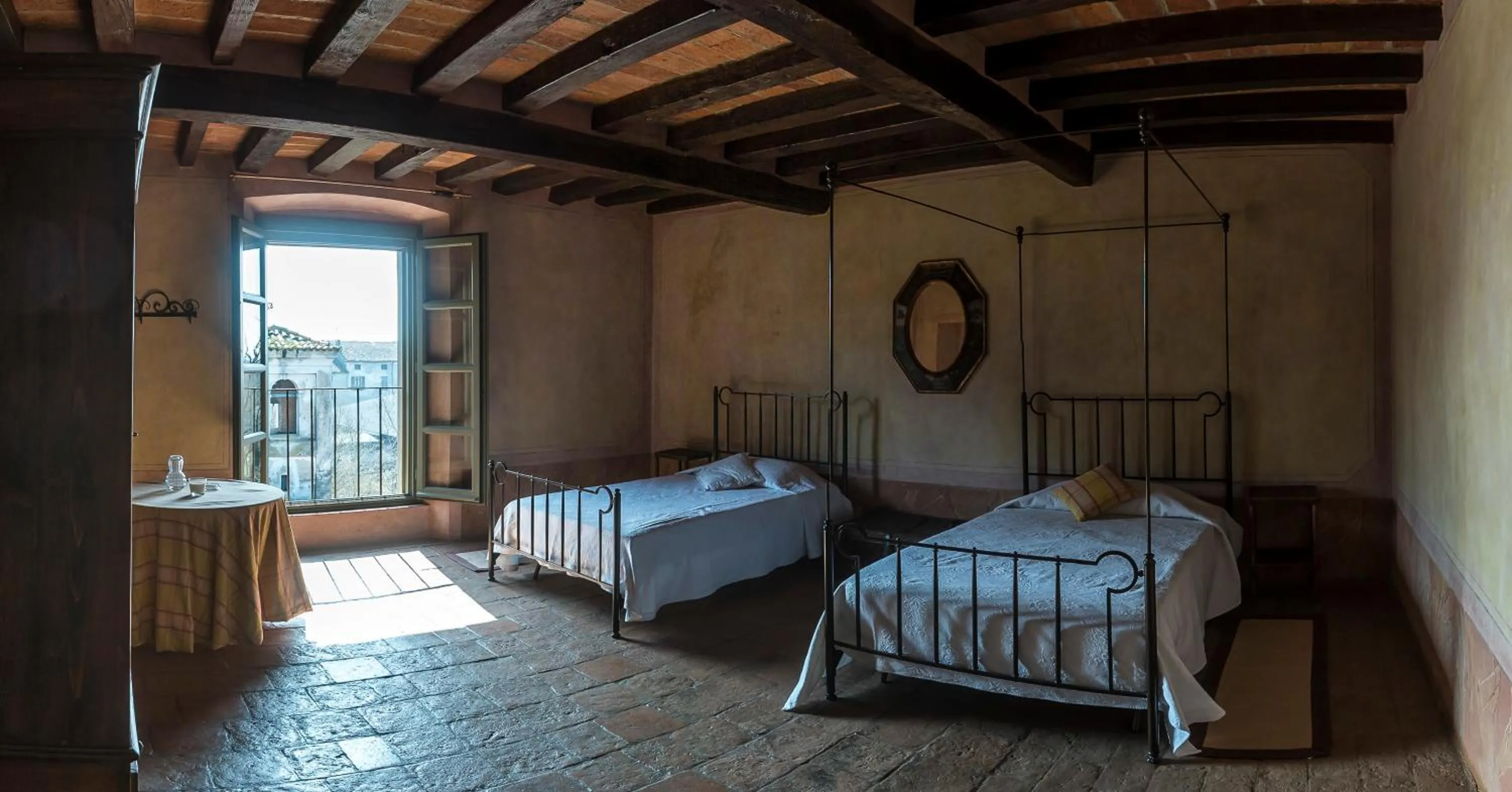 Bed in Villa Bottini La Limonaia