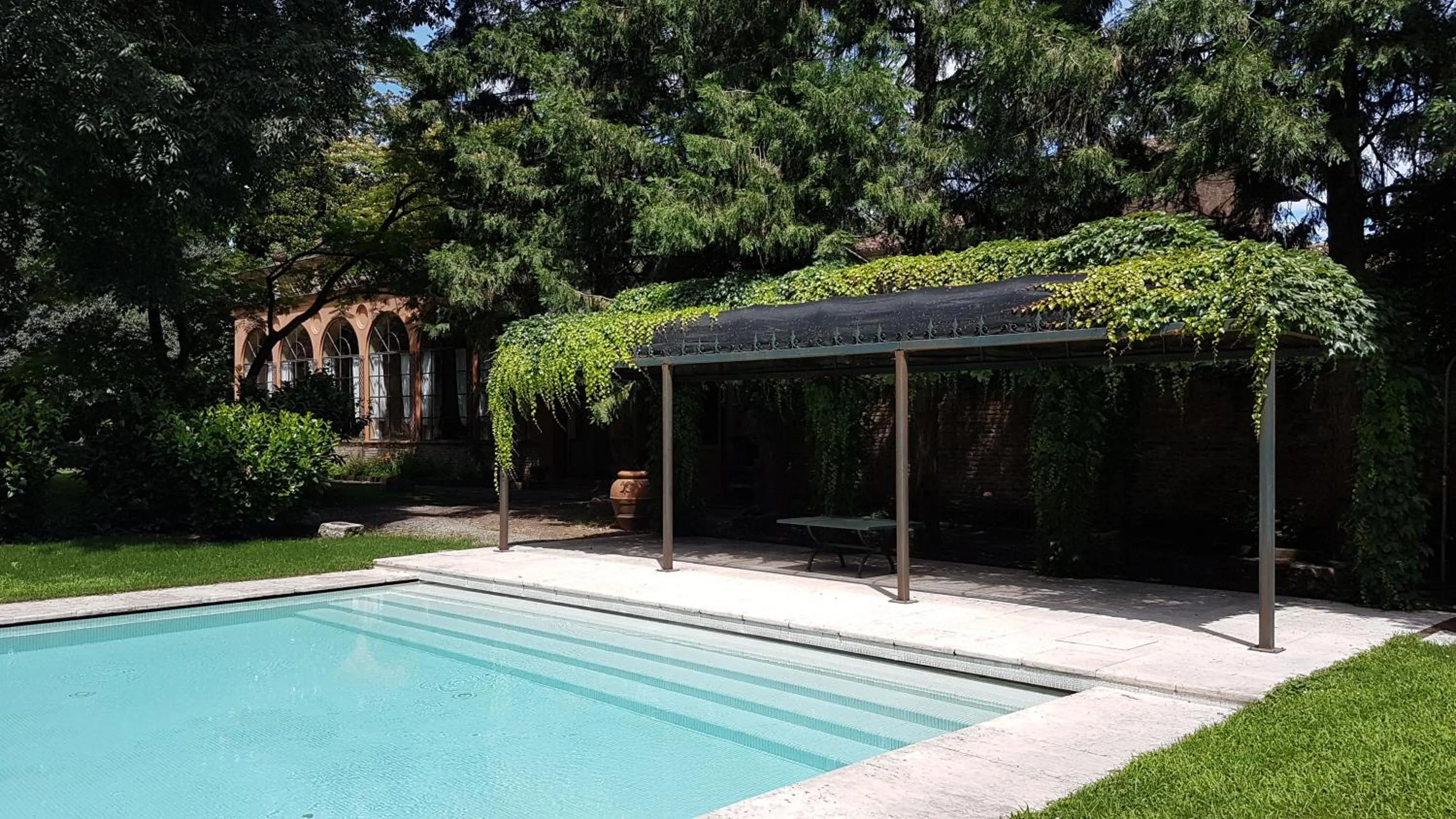 Swimming pool in Villa Bottini La Limonaia