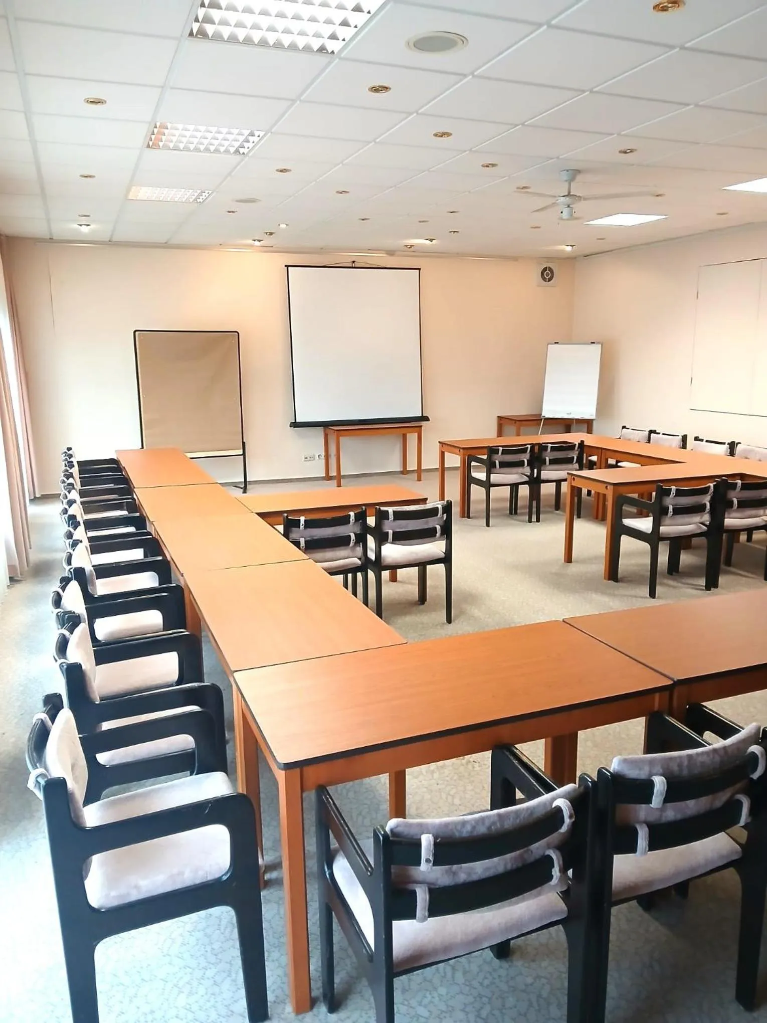 Meeting/conference room in Hotel Hahnenkleer Hof